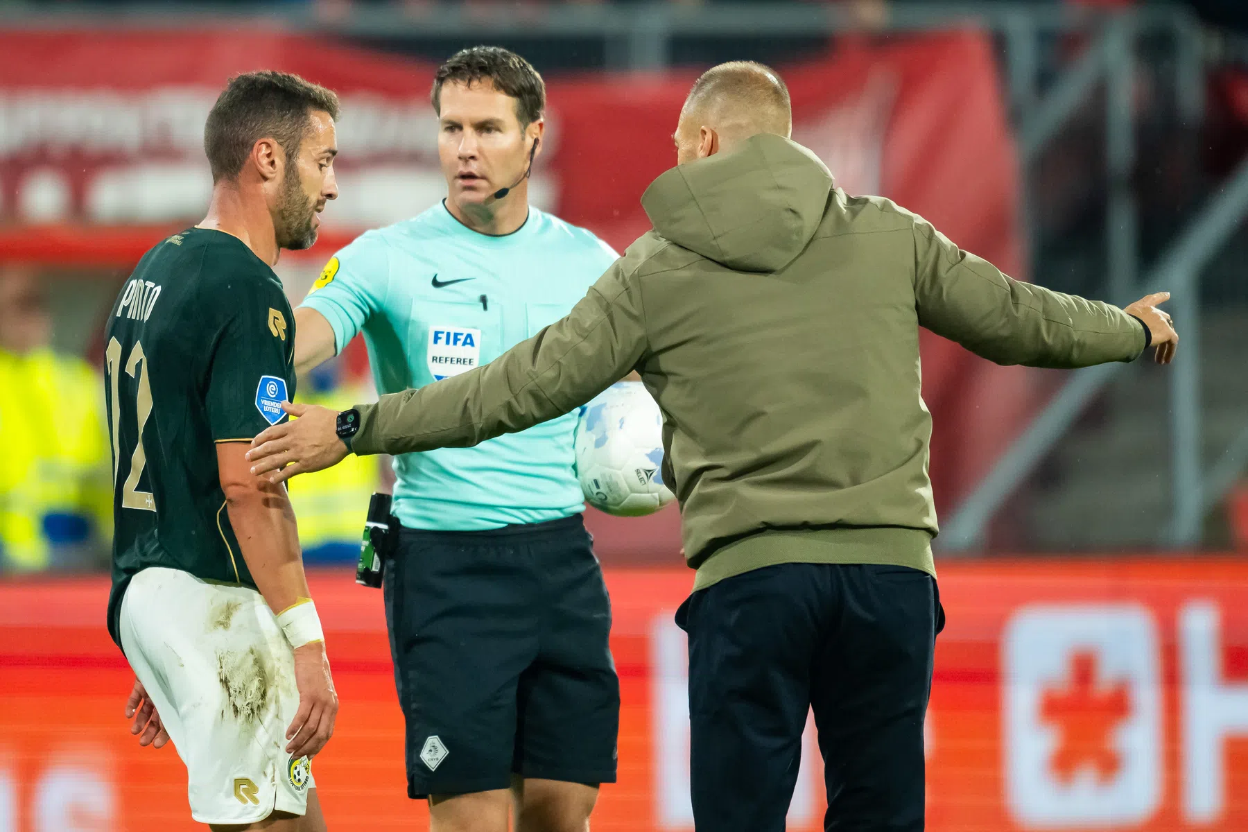 Champions League-duels voor Gözübüyük en Makkelie na weekend vol kritiek