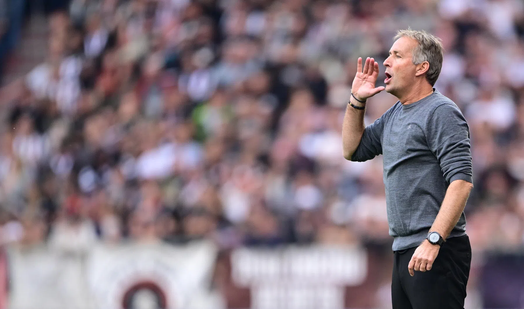 Kasper Hjulmand blikte dinsdag vooruit op de wedstrijd tegen PSV