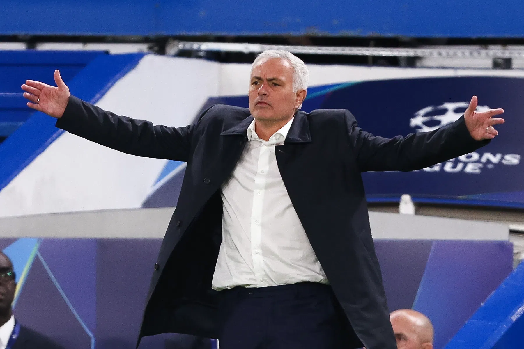Mourinho sluit terugkeer bij Chelsea toch nog positief af door 'special snack'