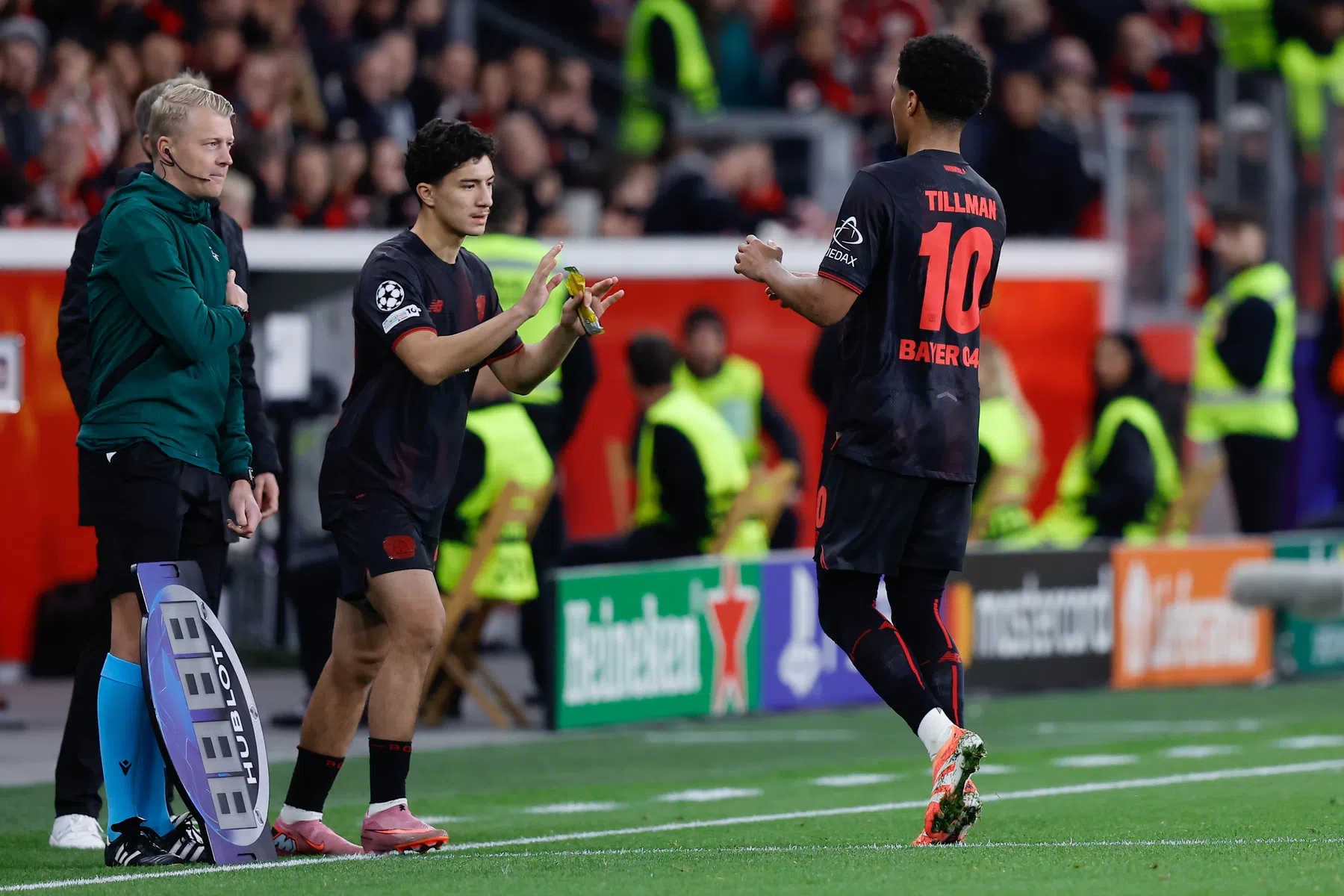 Oud-PSV'er Malik Tillman ligt nog goed bij de Eindhovense fans