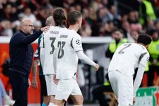 Thumbnail for article: Bosz ziet duel met Bayer Leverkusen als norm voor zijn spelers