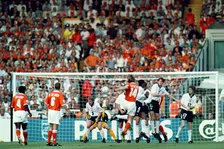 Thumbnail for article: Toen Oranje instortte op het EK 1996: 'Het was vernederend'