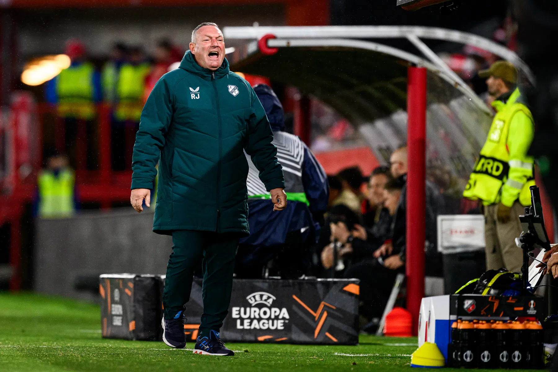 Emotionele Jans loopt leeg na 'zeer teleurstellend' verlies FC Utrecht