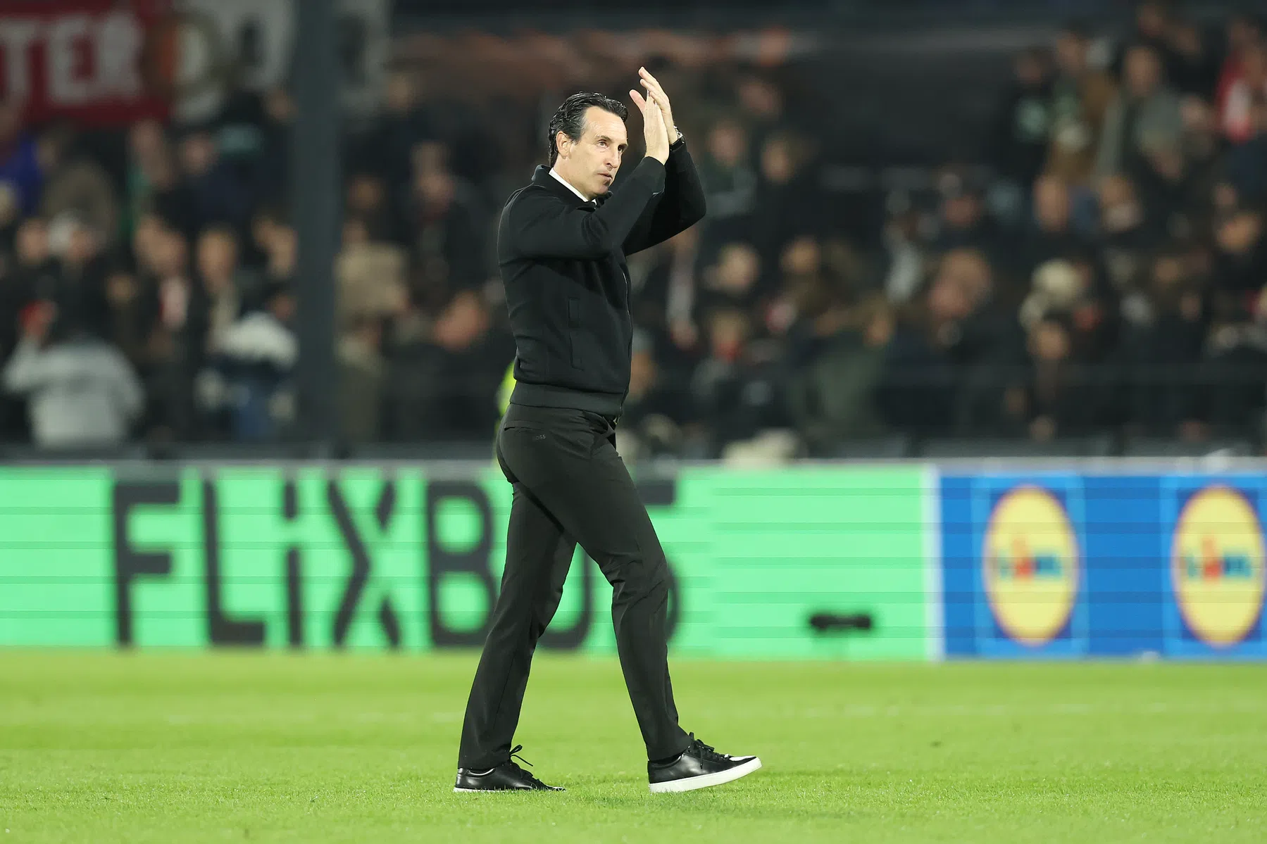 Dolblije Emery ziet Nederlander opstaan in De Kuip: 'Echt fantastisch'