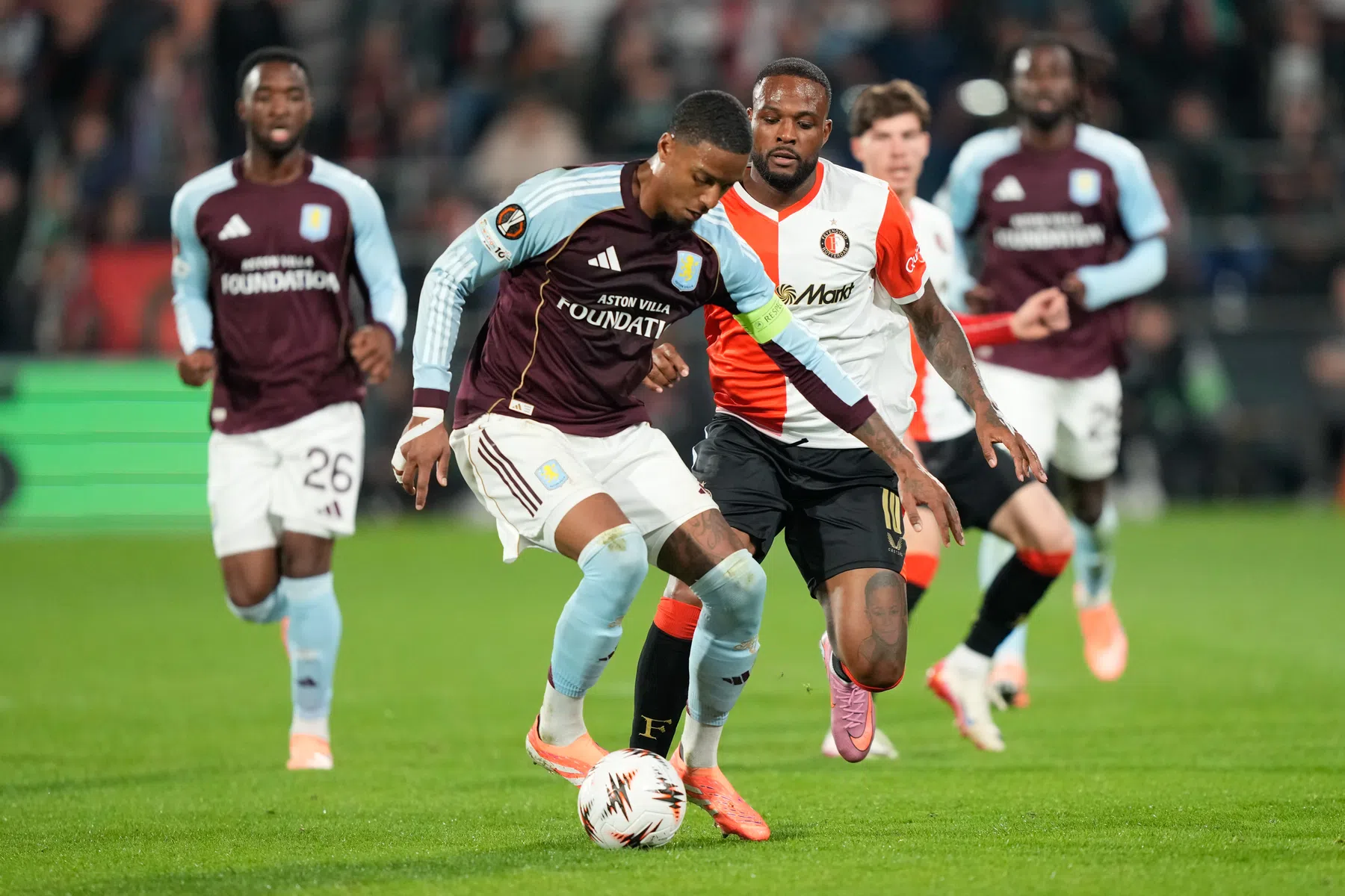 Engelse media zien Aston Villa ontsnappen bij Feyenoord