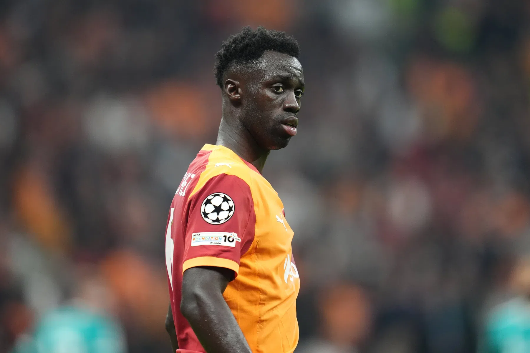 Negatieve hoofdrol Davinson Sanchez bij eerste puntenverlies Galatasaray in derby