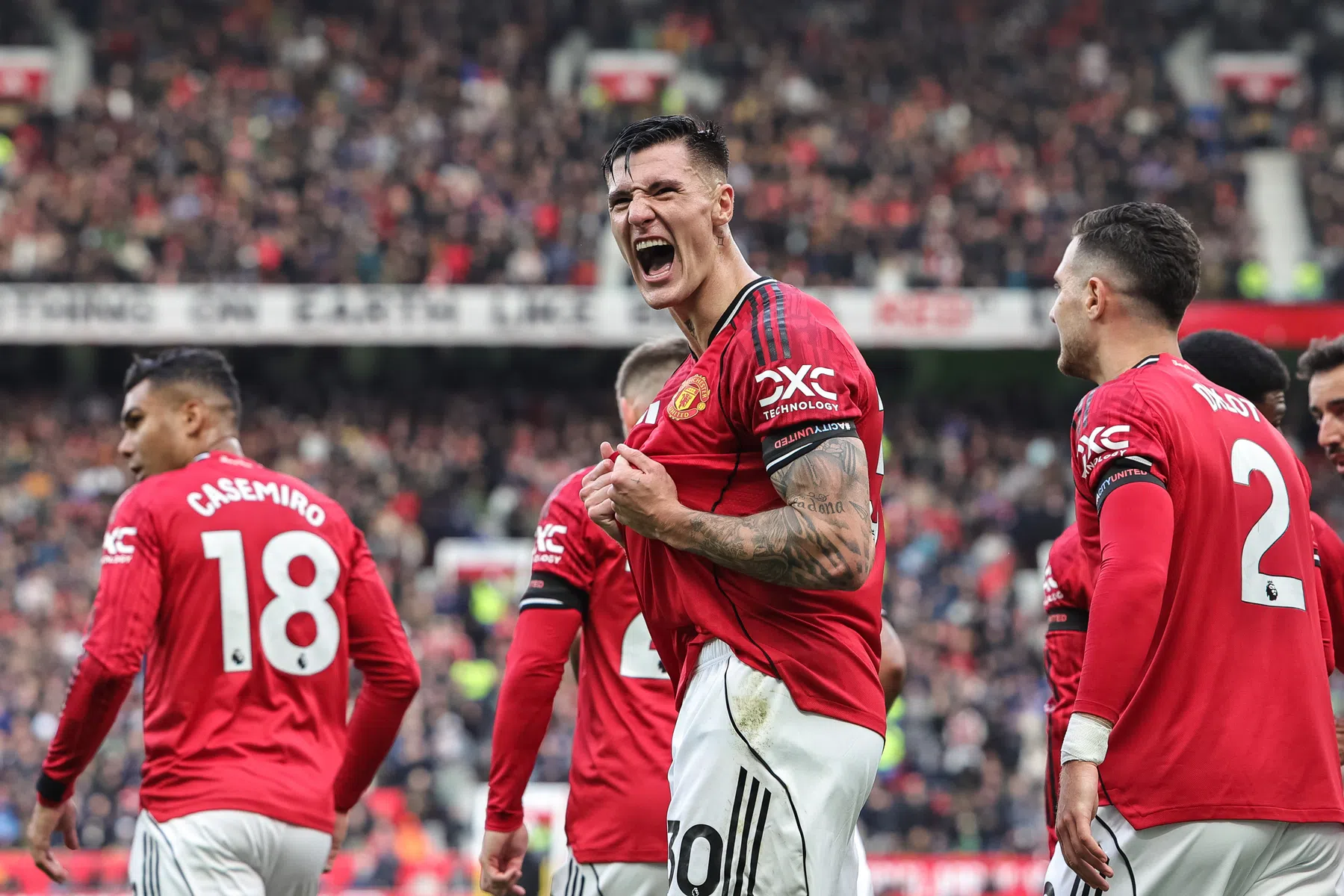 Man Utd kraakt Roefs-code en boekt bevrijdende zege