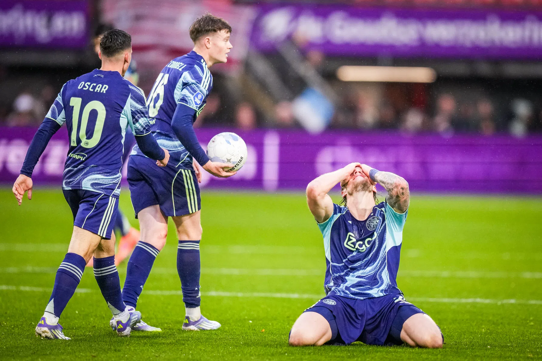 Weghorst hard voor Ajax: 'Volwassenheid gaan tonen'