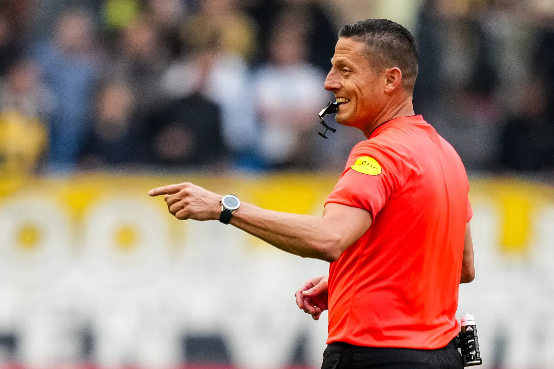 Scheidsrechter Manschot krijgt arbitrale primeur in De Kuip