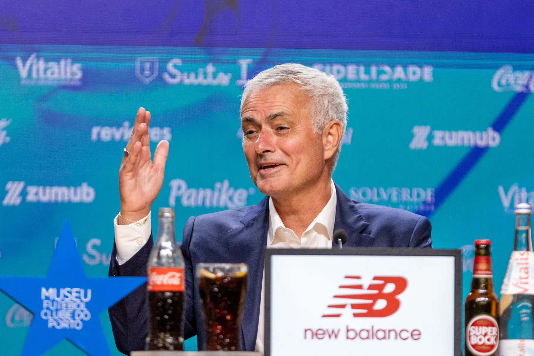 Mourinho koestert punt tegen FC Porto en pareert vraag over salaris
