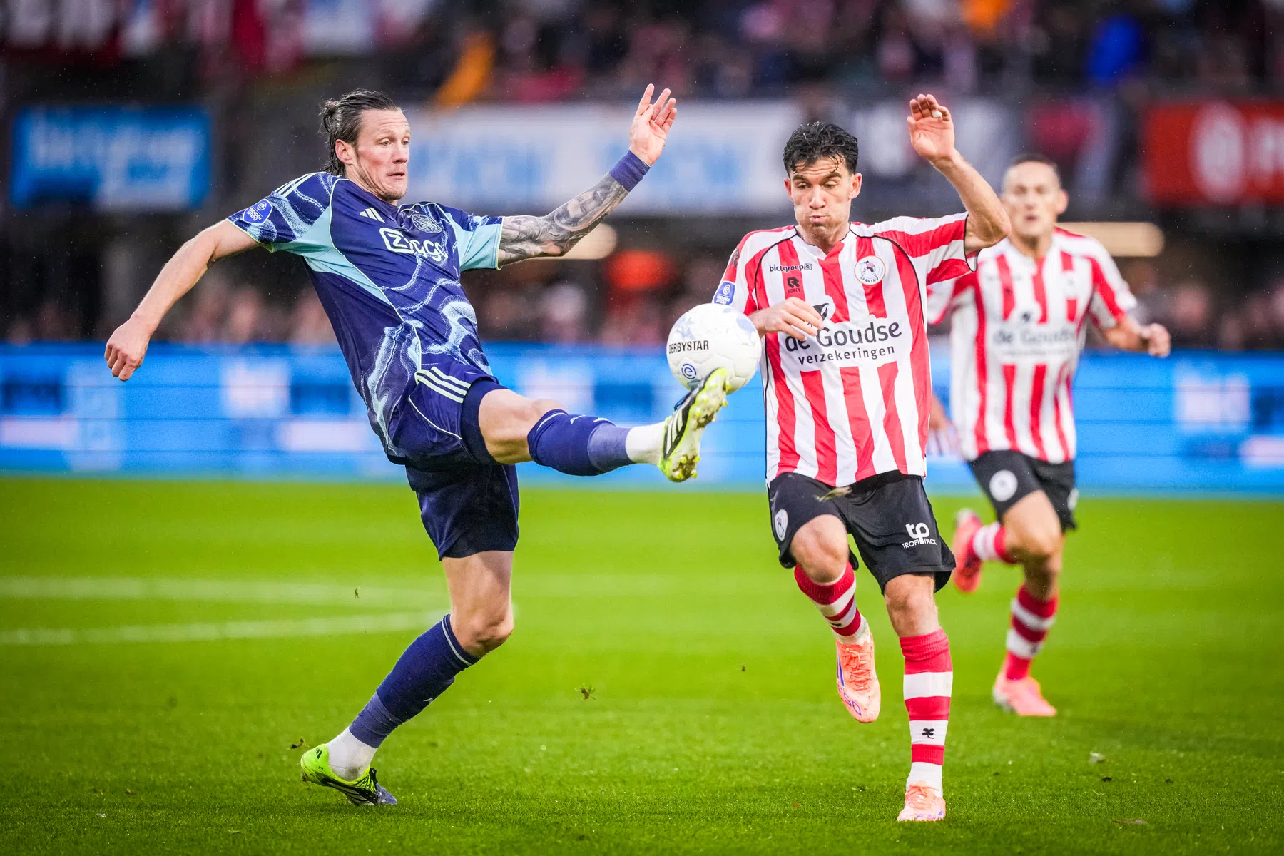 Spartaan Clement neemt het op voor Heitinga: 'Er is echt op ze ingehakt'