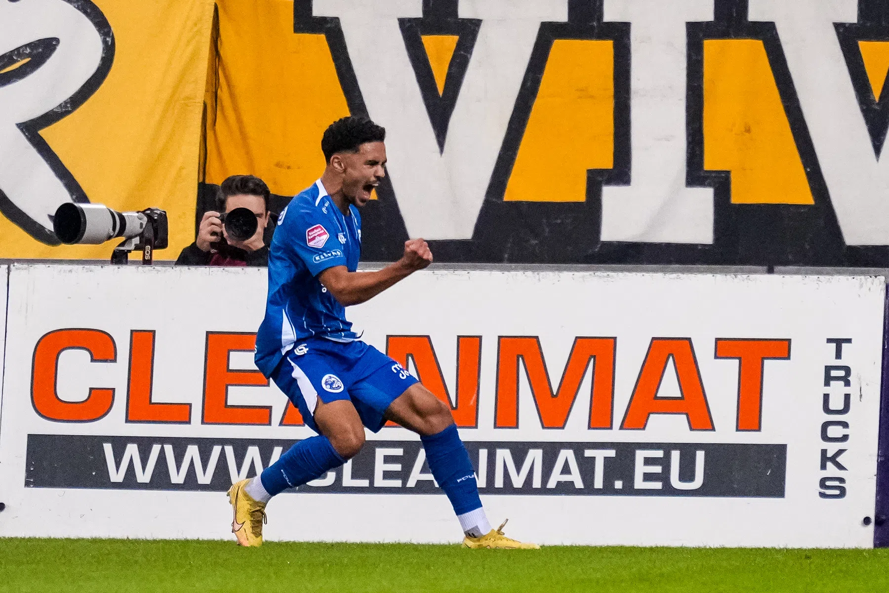 Superminuut Den Bosch houdt Vitesse op negatief puntenaantal