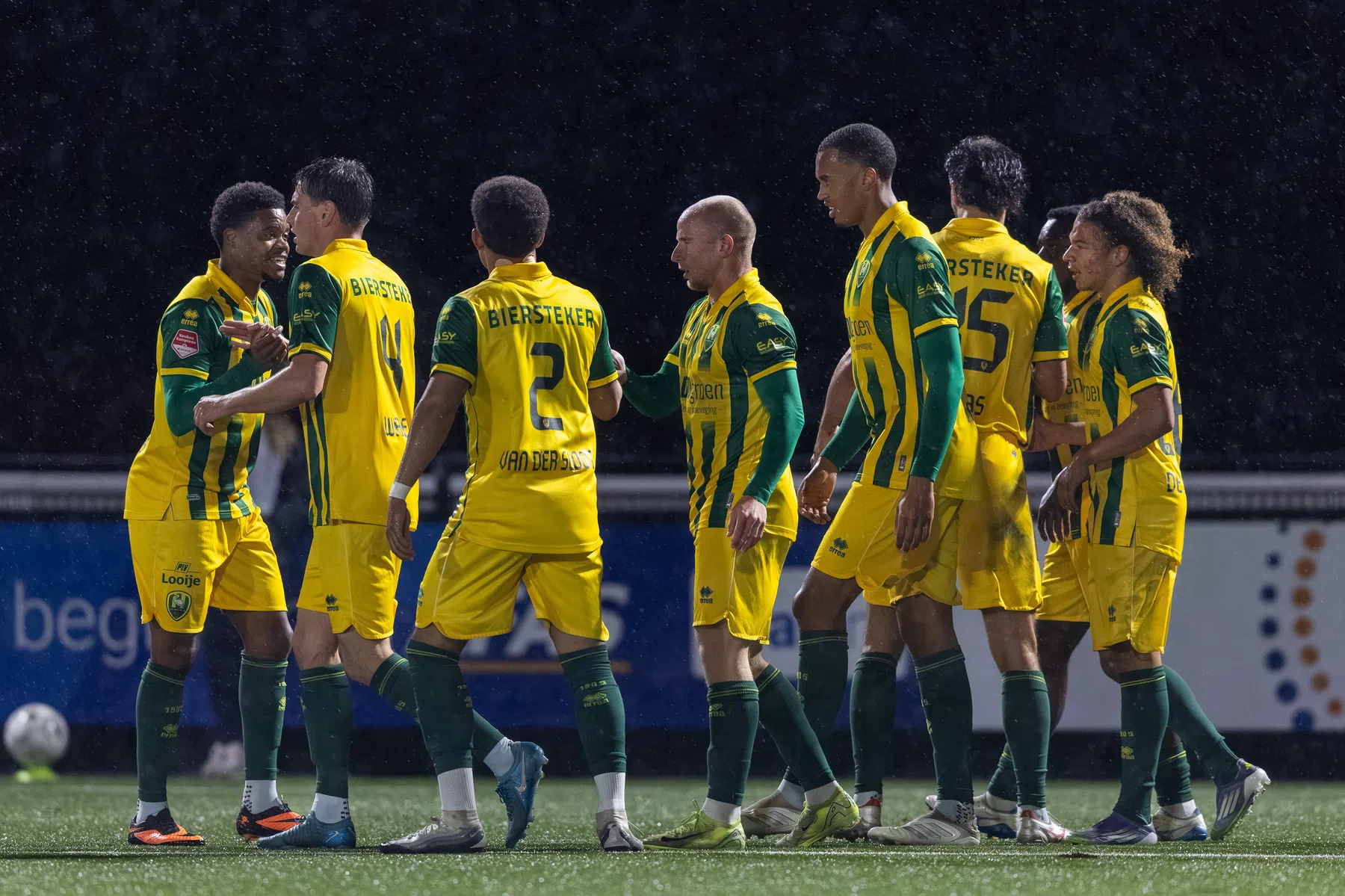 ADO Den Haag koestert historische prestatie: 'We hebben er nog 29 te gaan'