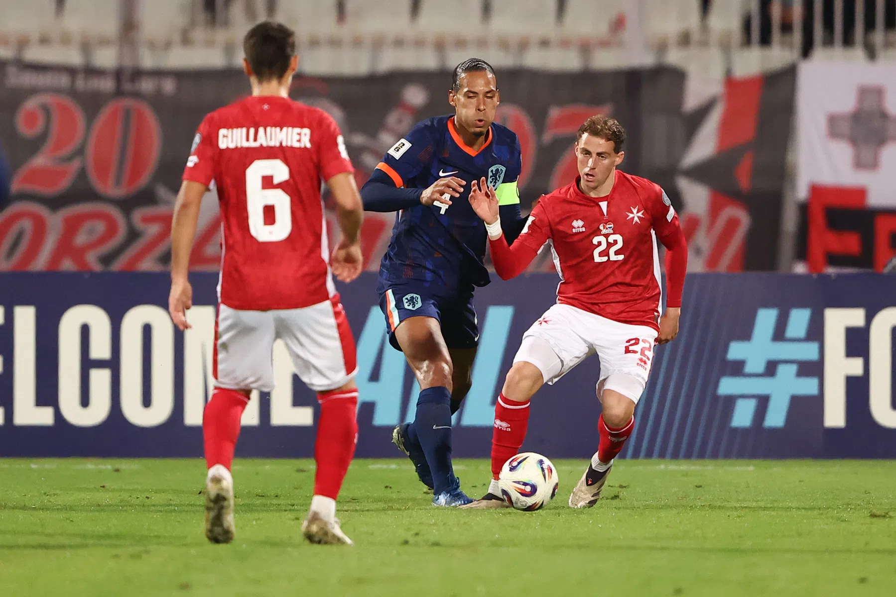 Van Dijk verdedigt stroef Oranje: 'Niet onderschatten hoe moeilijk het is'