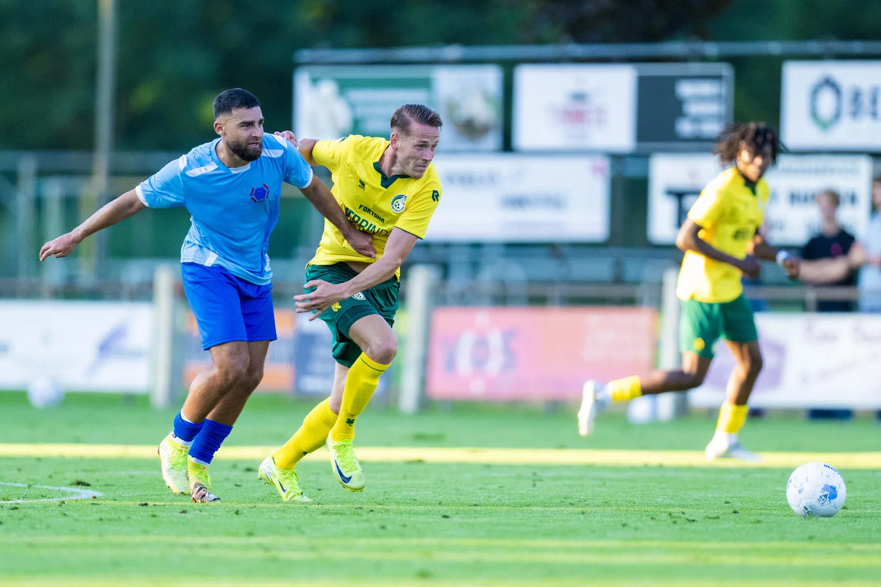 Fortuna beleeft pijnlijke oefenmiddag met 1-8 nederlaag tegen tweedeklasser