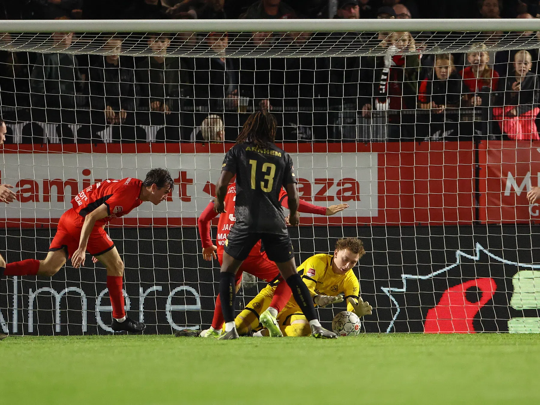 Serene Ado Is Royale Voorsprong In Kkd Bijna Kwijt Door Nieuwe Misstap Tegen Vitesse Landscape for Your Screen