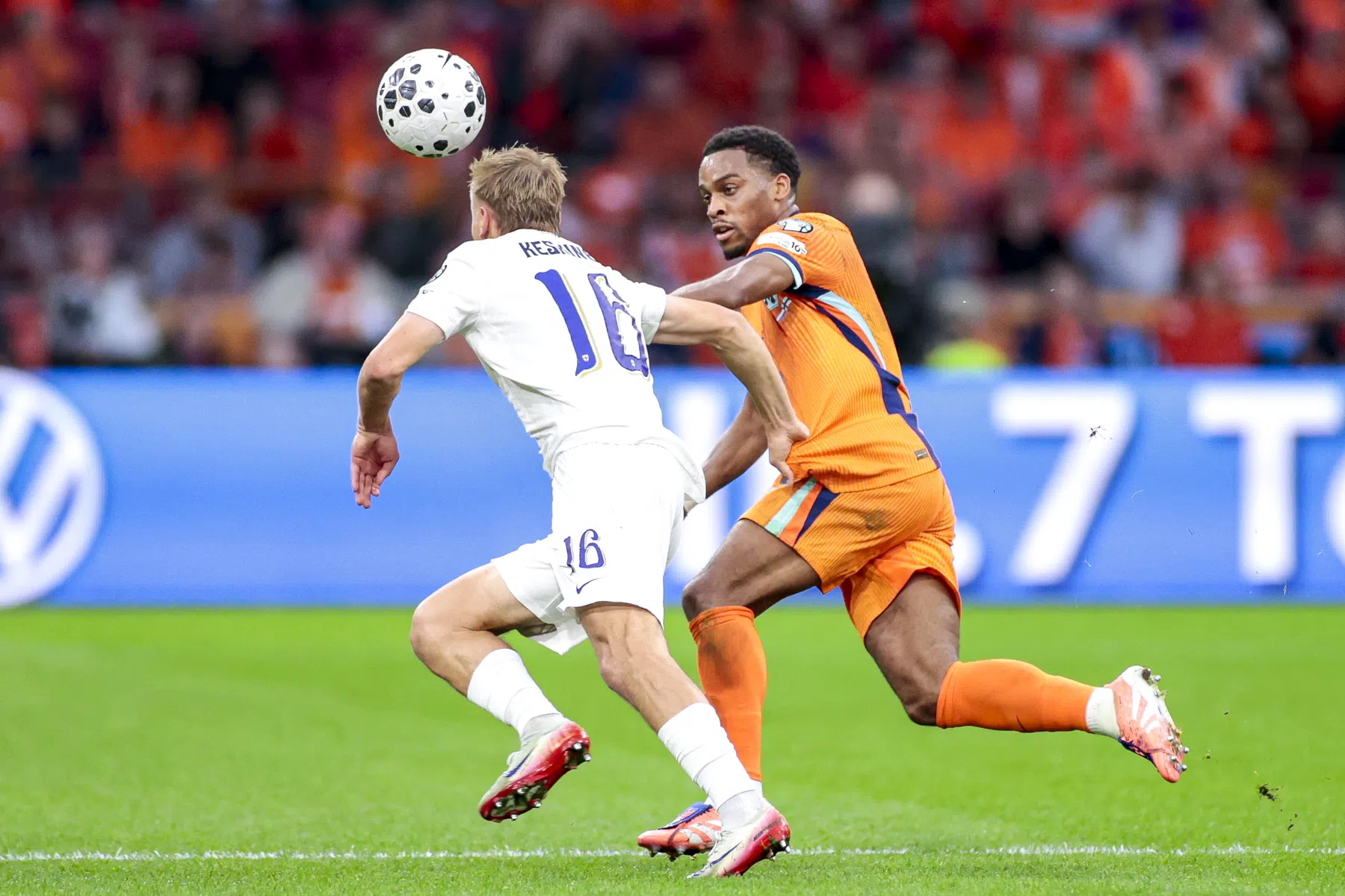 Timber scoort veel punten bij opgetogen Koeman