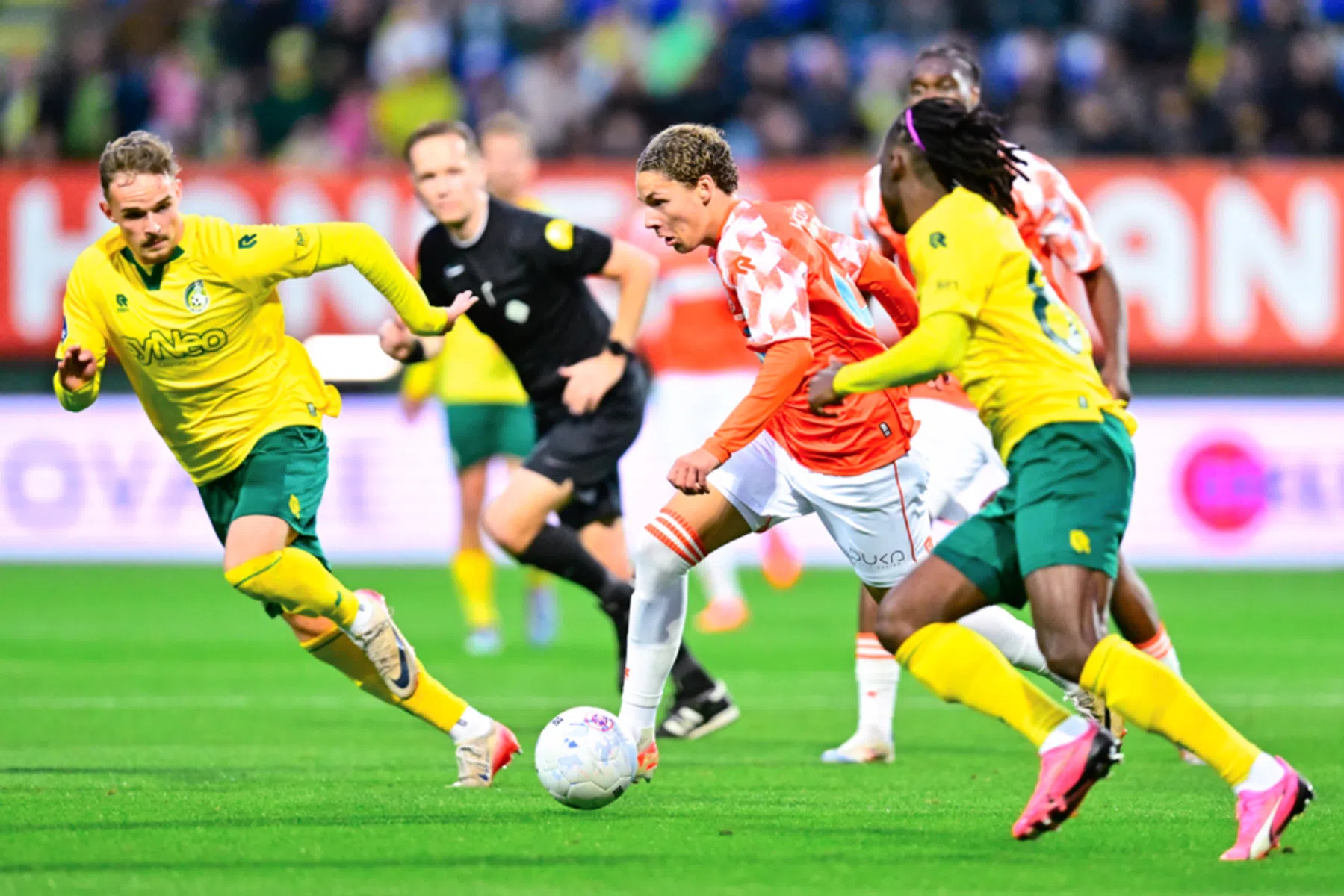 Robin van Cruijsen creëert kans na kans bij zijn entree in de Eredivisie