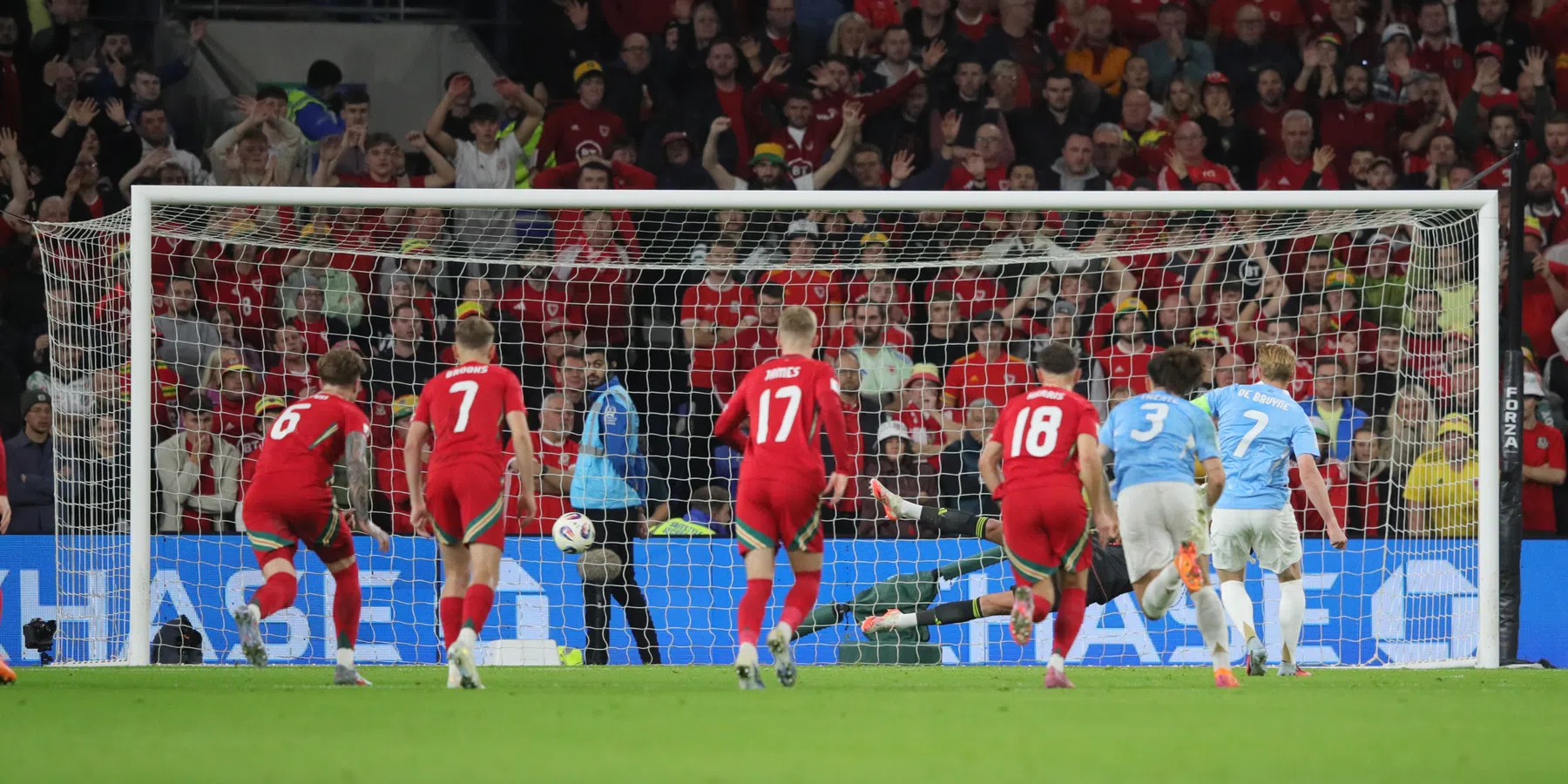 Woede in Wales na 'vederlichte' penalty voor België: 'Complete onzin'