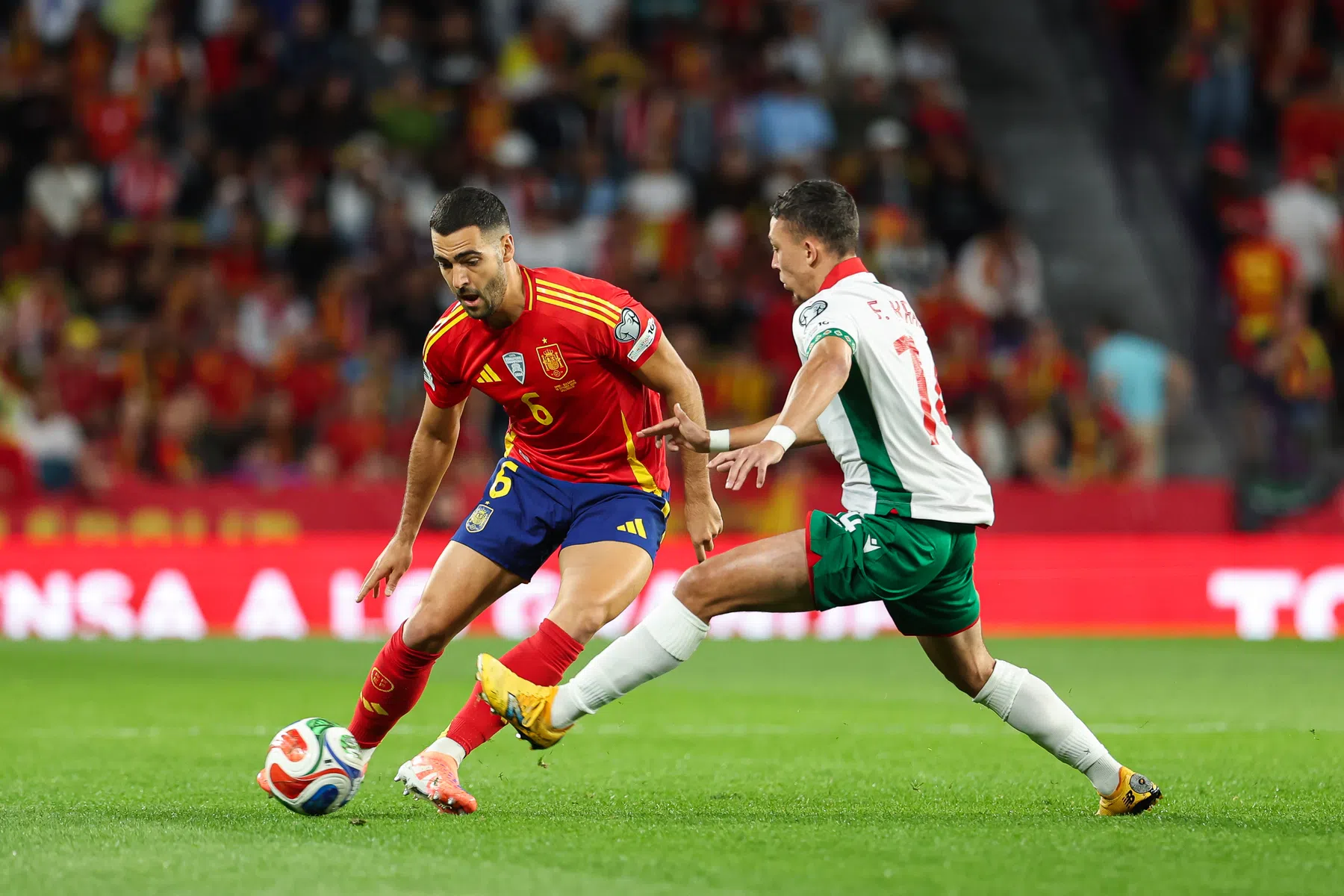 Spanje met record op weg naar WK, Retegui schiet Italië naar play-offs