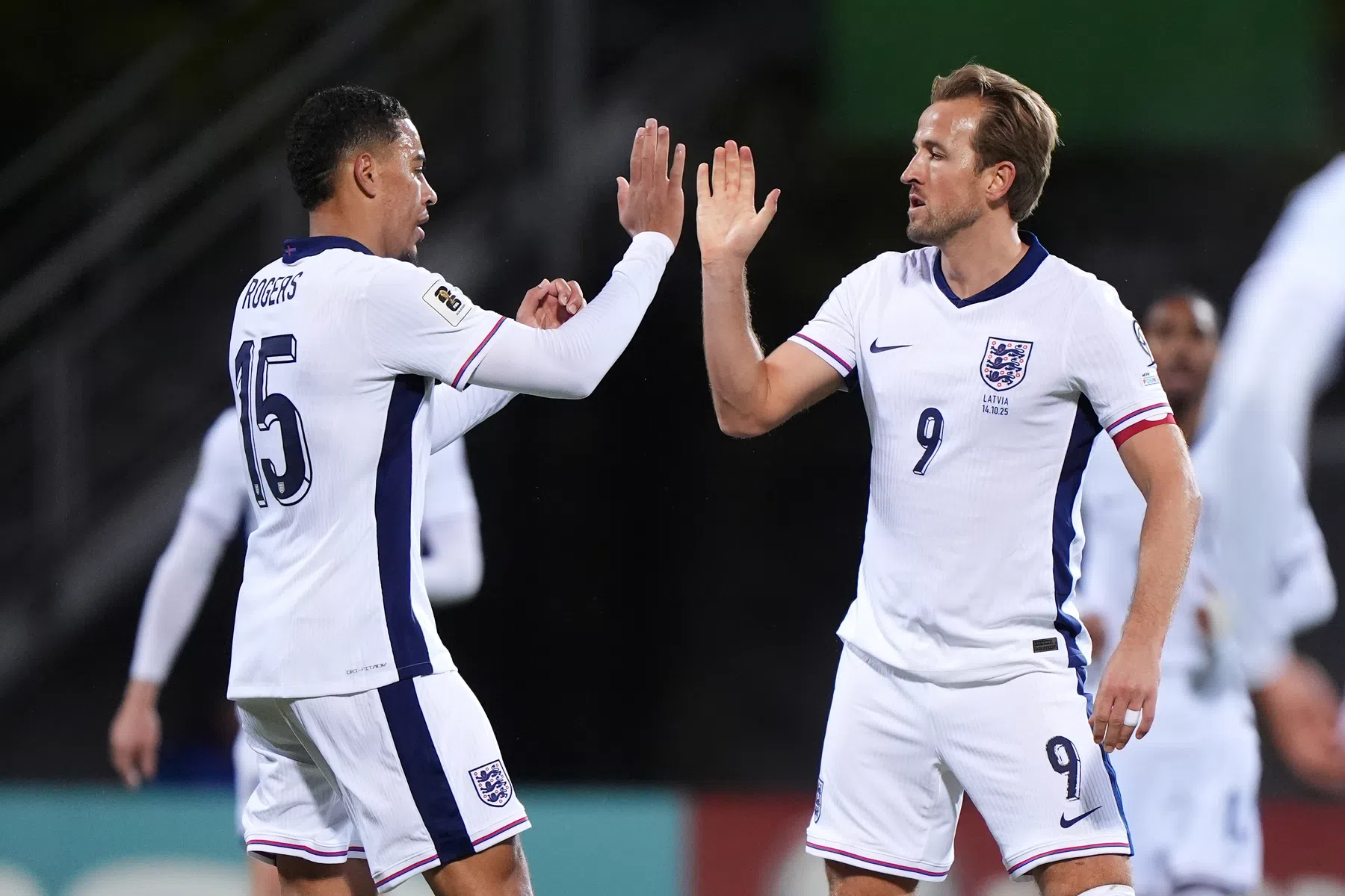 Engeland aan de hand van Kane naar WK, Portugal moet nog wachten