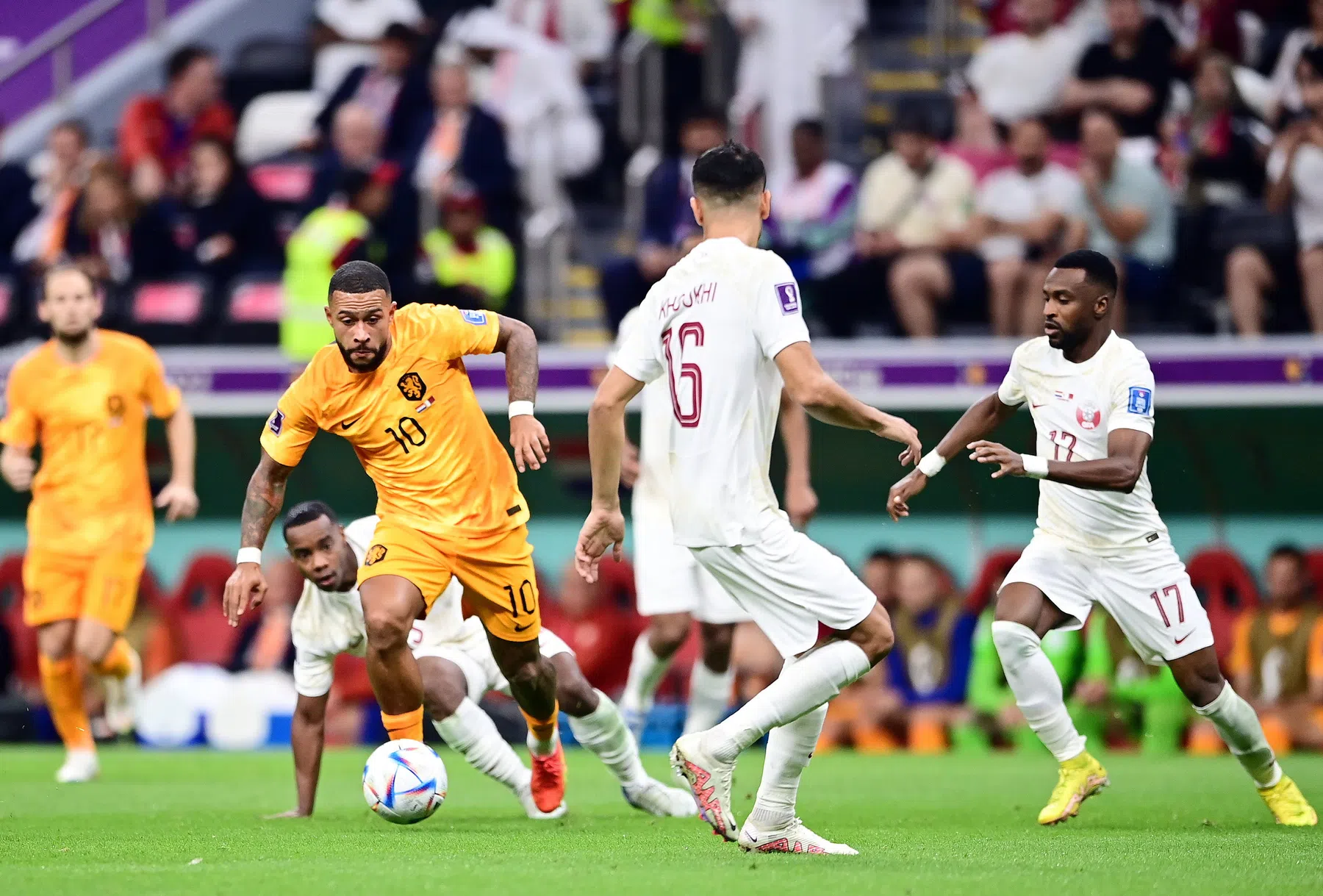 Qatar na spannend slotduel voor tweede keer naar WK