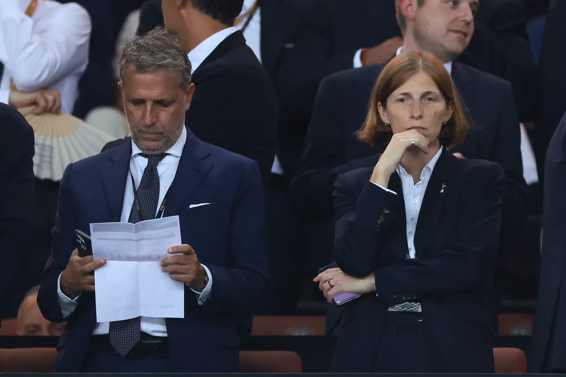 Spurs haalt directeur na schorsing van dertig maanden meteen terug