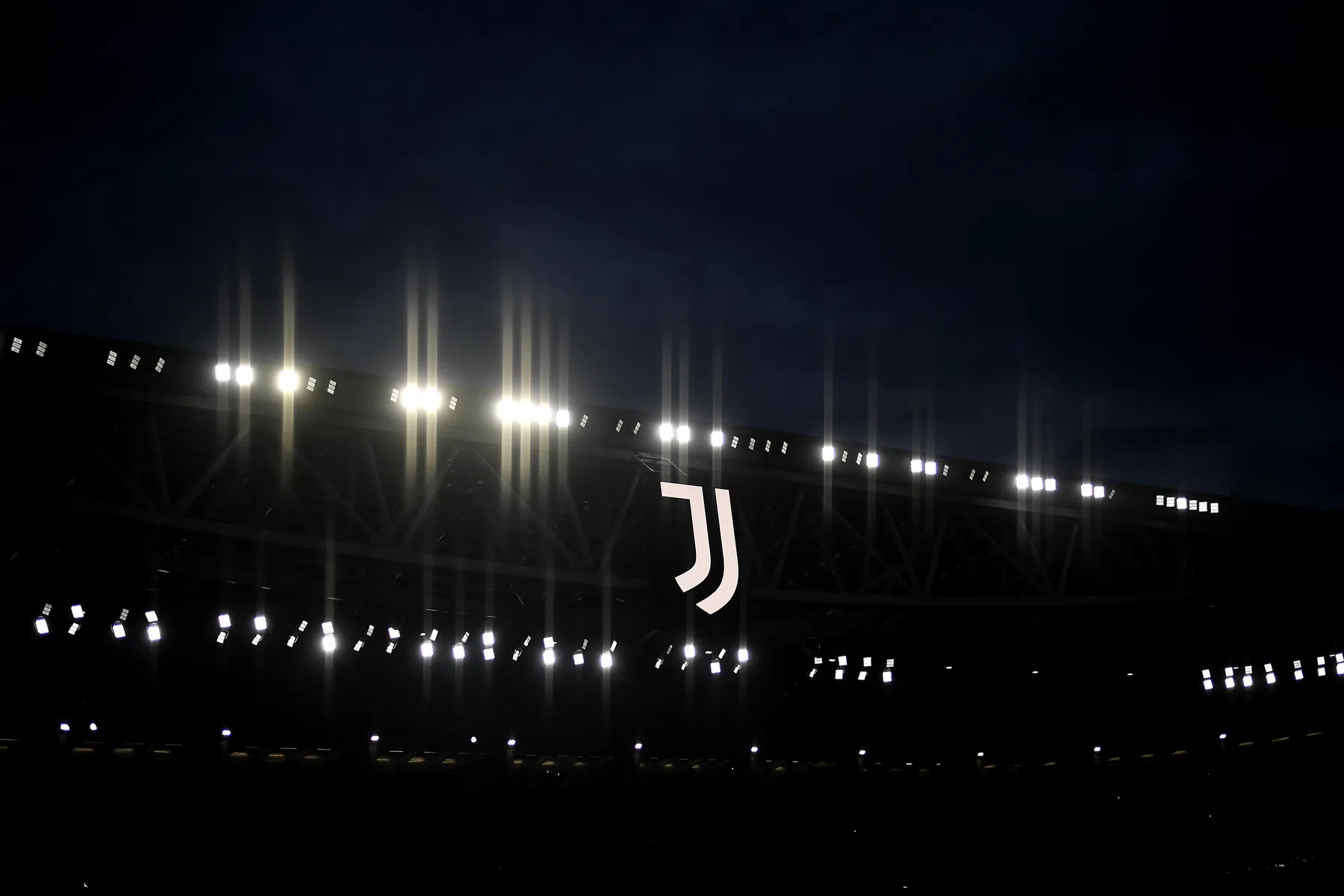 'UEFA opent zaak tegen Juventus, dat financiële regels overtrad'