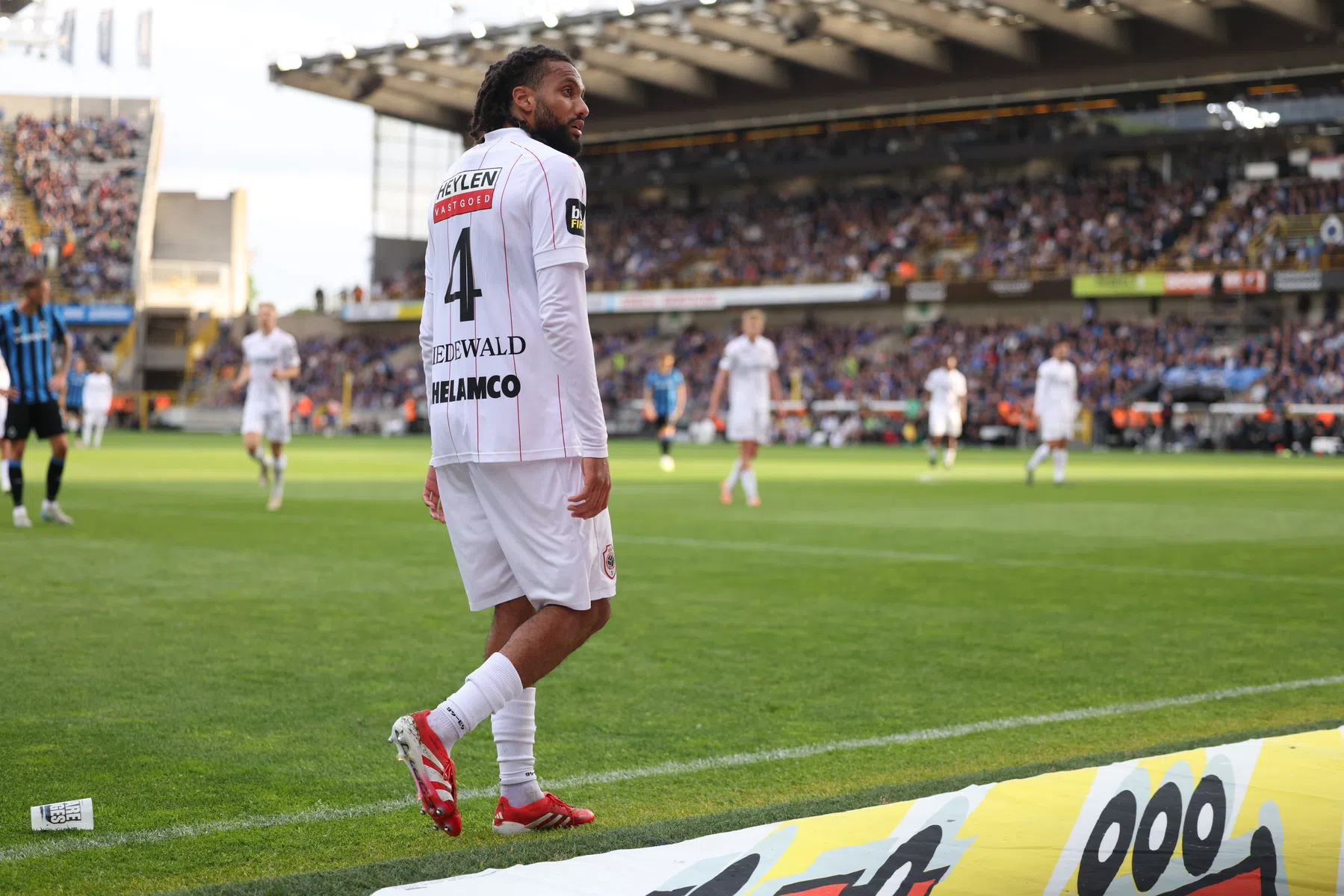 Riedewald duikt na vertrek bij Antwerp op in Championship