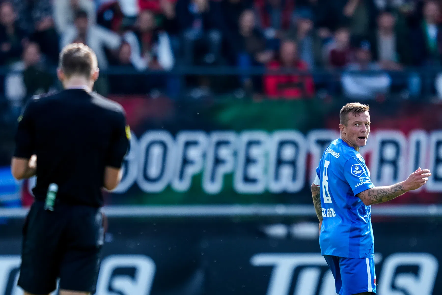 Jordy Clasie is er zaterdag niet bij als AZ tegen Ajax speelt