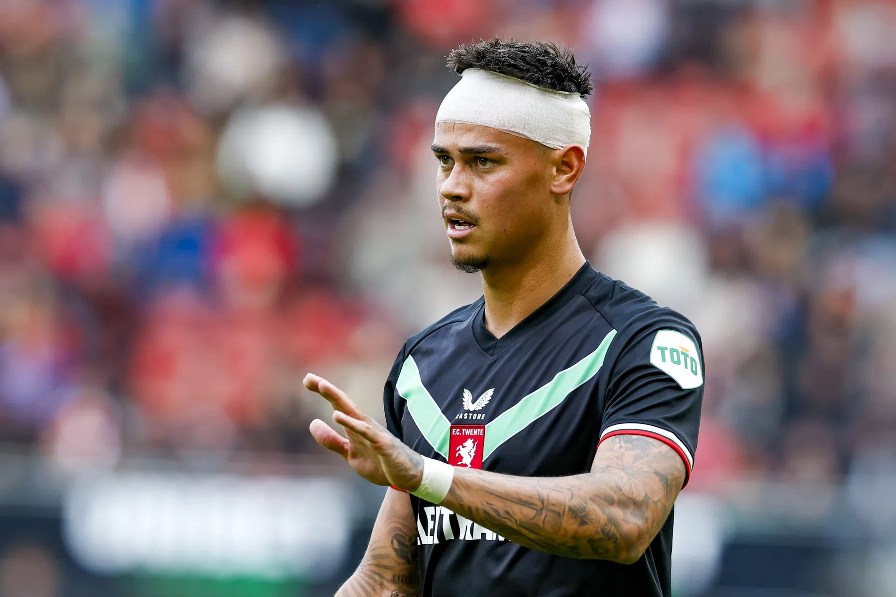 FC Twente blijft hopen op krabbel Hilgers: 'Dan kan hij direct weer spelen'