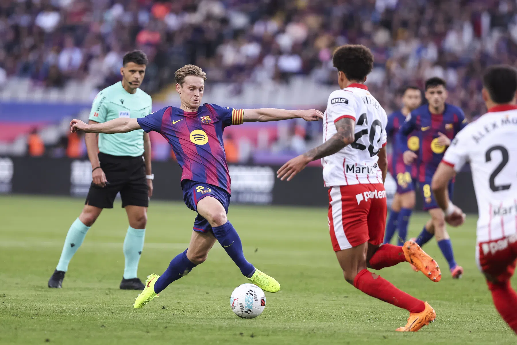 Spaanse media prijzen Frenkie de Jong na 'gouden assist'