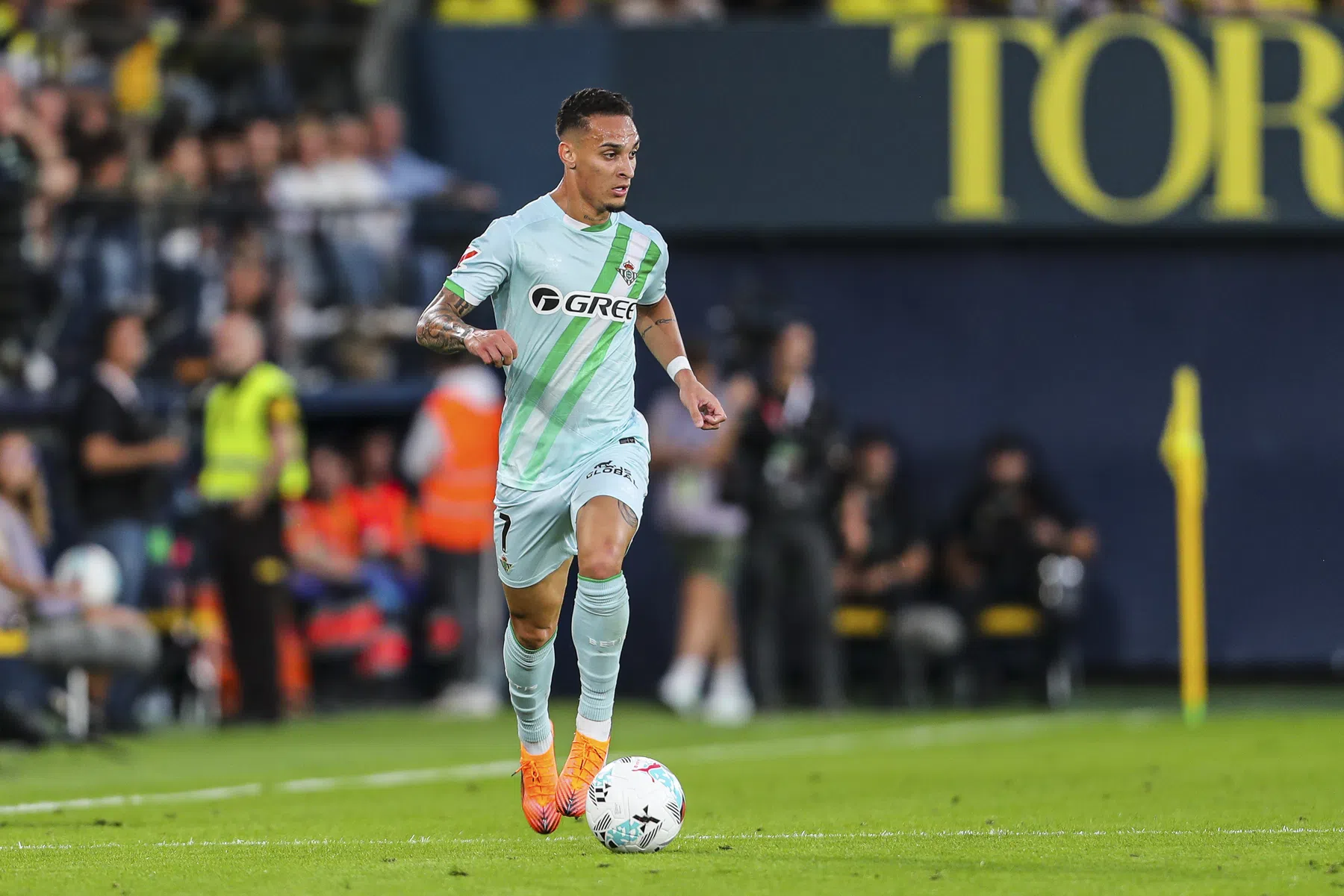Antony behoedt Real Betis voor nederlaag in Villarreal