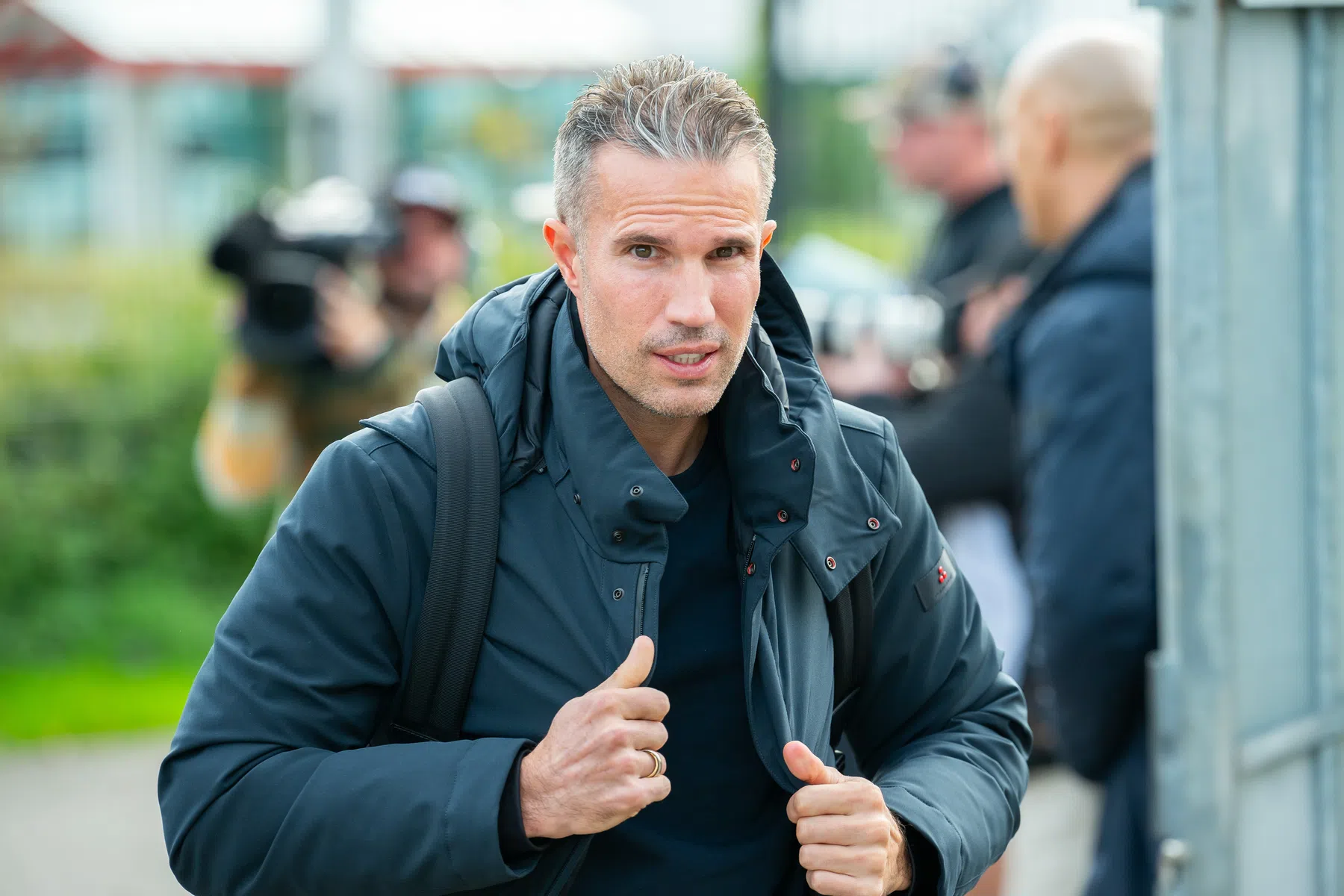 Van Persie baalt van blessure Watanabe: 'Dat ritme is nieuw voor hem'