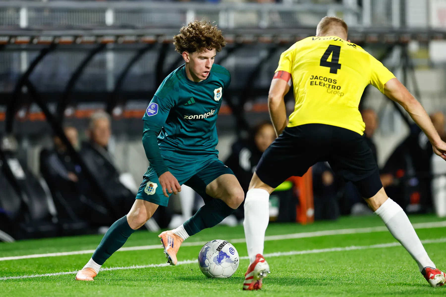 Van der Vegt ziet Ajax-huurling nog zoeken in 'de mannenwereld'