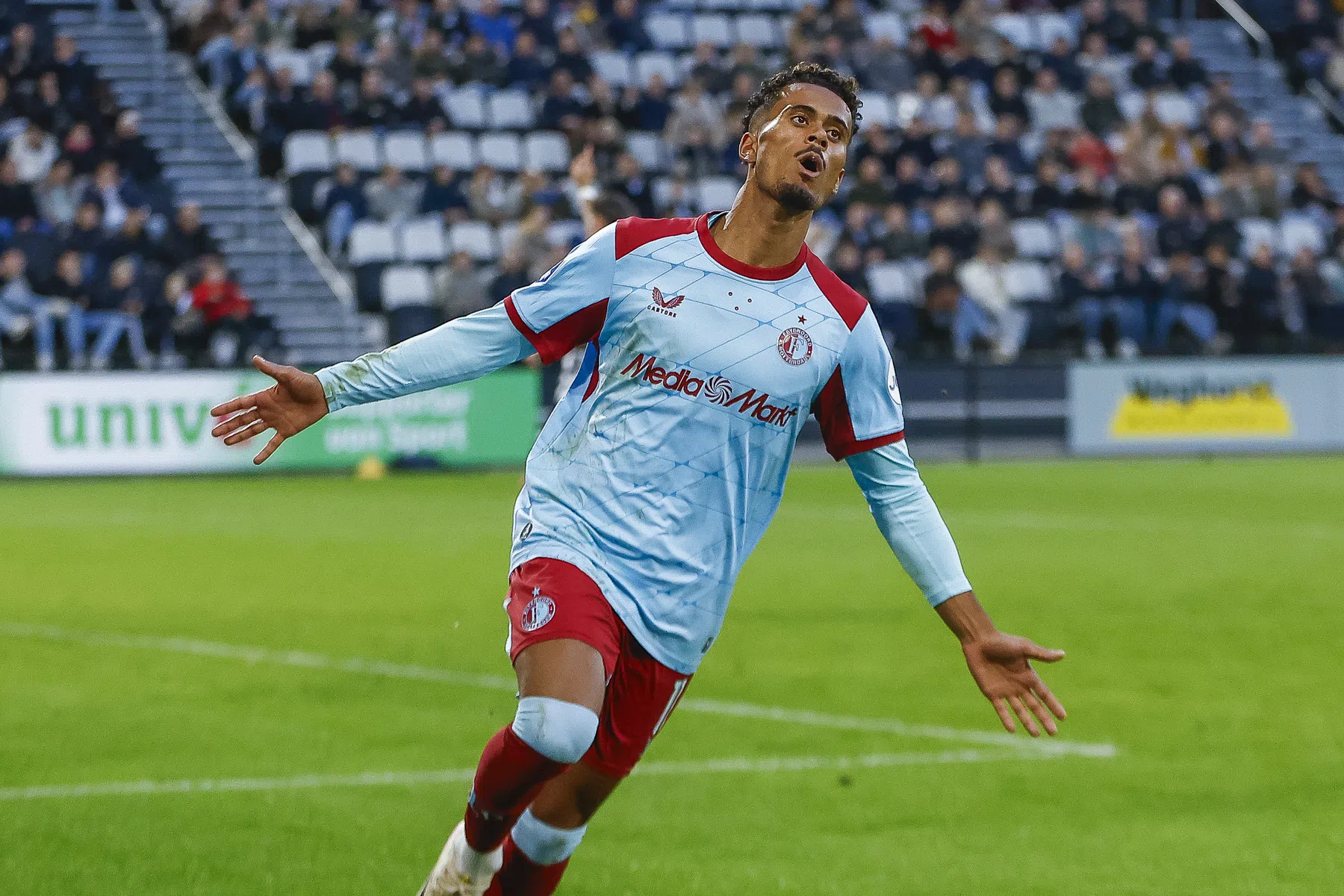 Borges opent rekening bij Feyenoord: 'Deze is voor mijn oma'