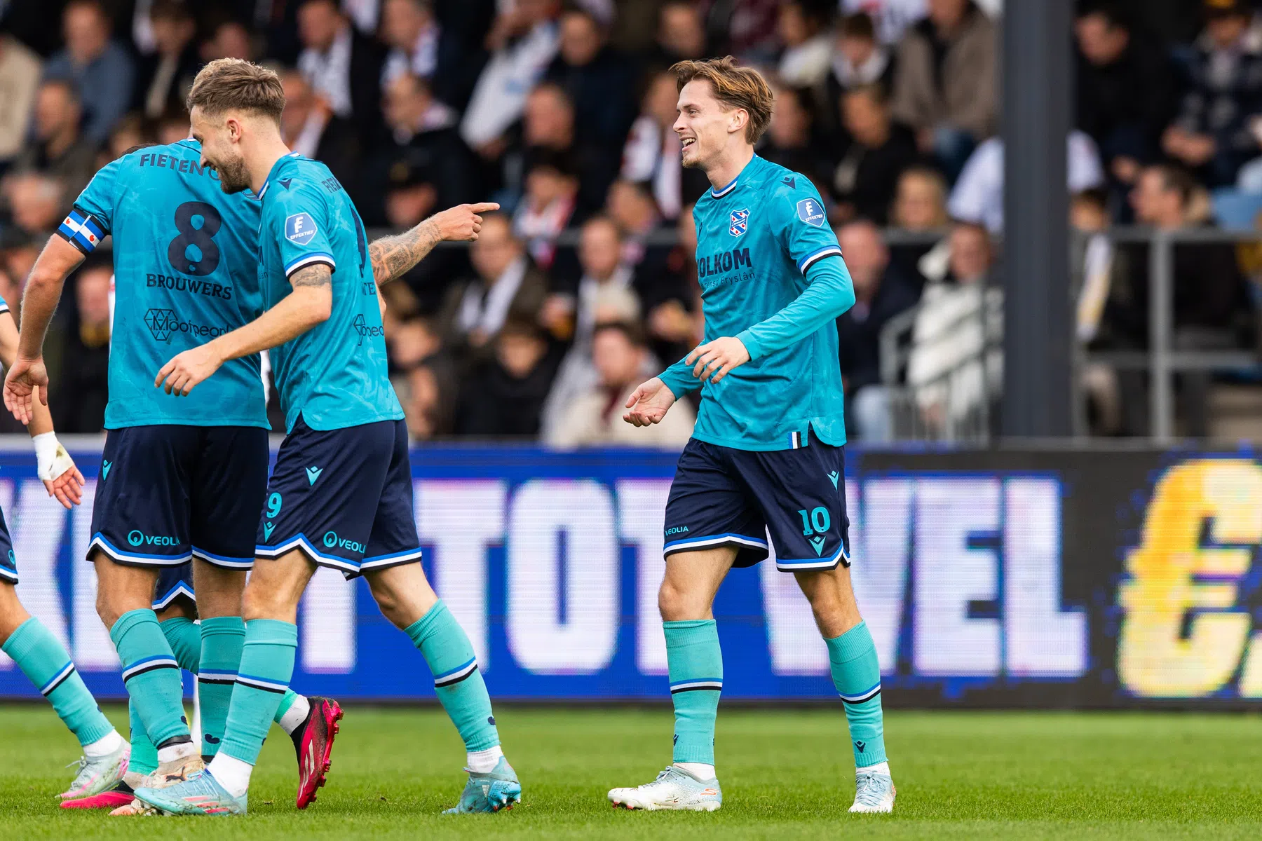 Heerenveen pakt de volle buit in heerlijk lunchduel in Velsen-Zuid