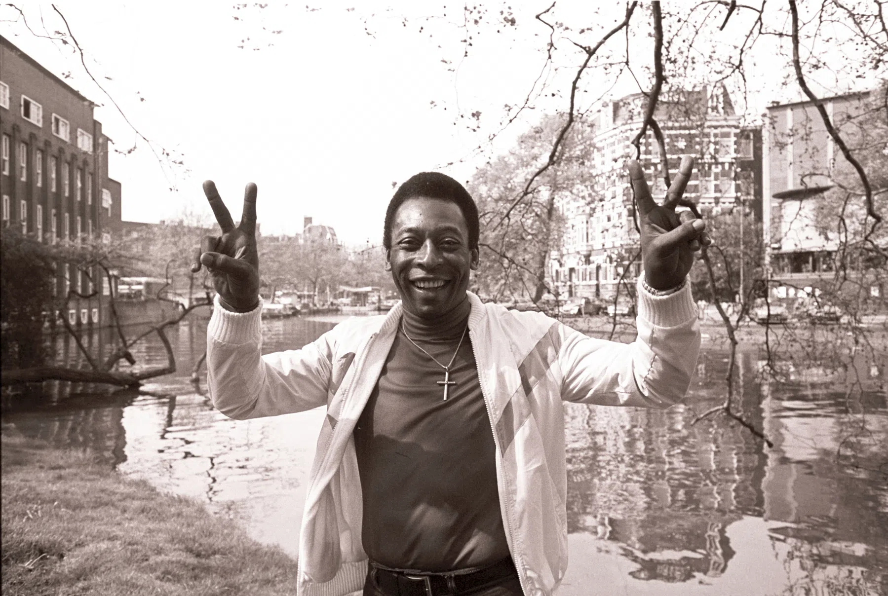 Toen Johan Derksen in Amsterdam Pelé interviewde 