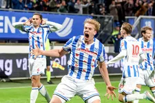 Thumbnail for article: Deze Eredivisie-verdediger studeert filosofie: 'Het verbetert mijn prestaties'