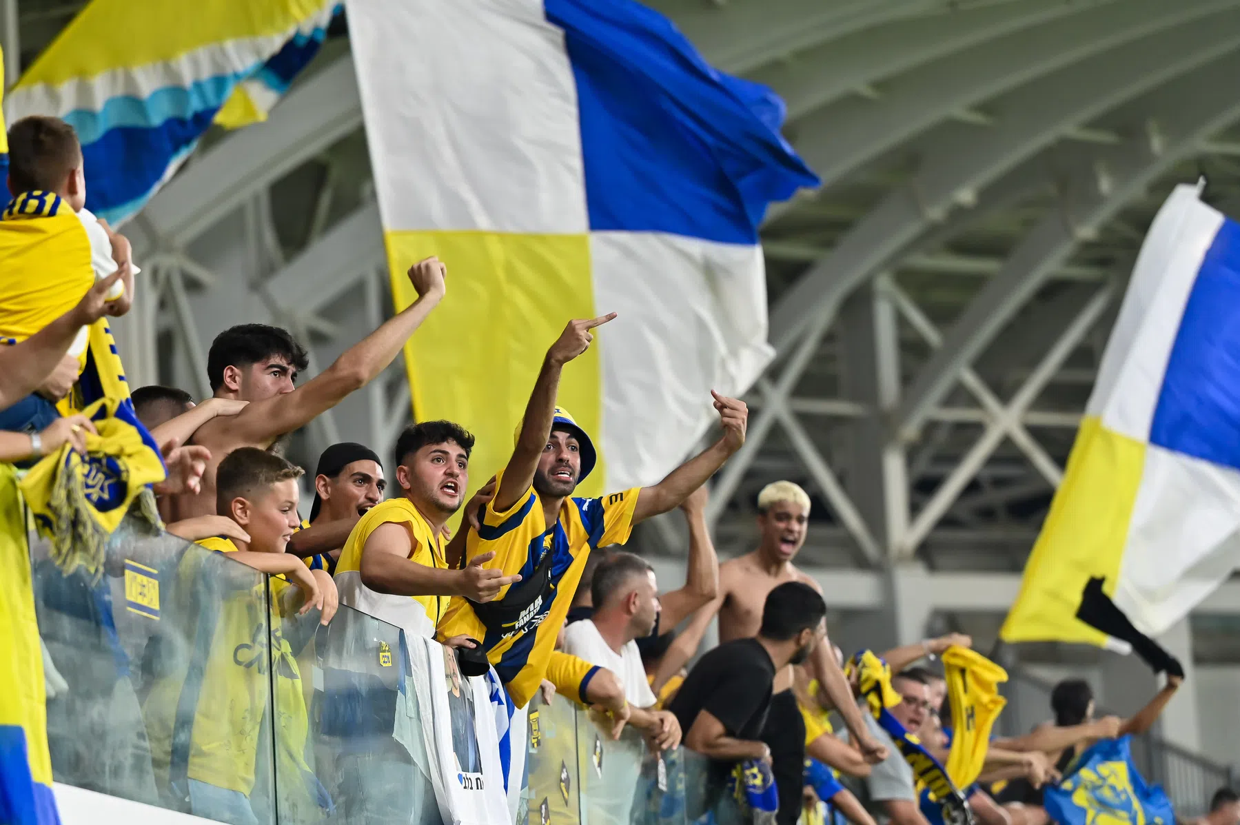Maccabi laat fans uit veiligheidsoverweging thuis tegen Aston Villa