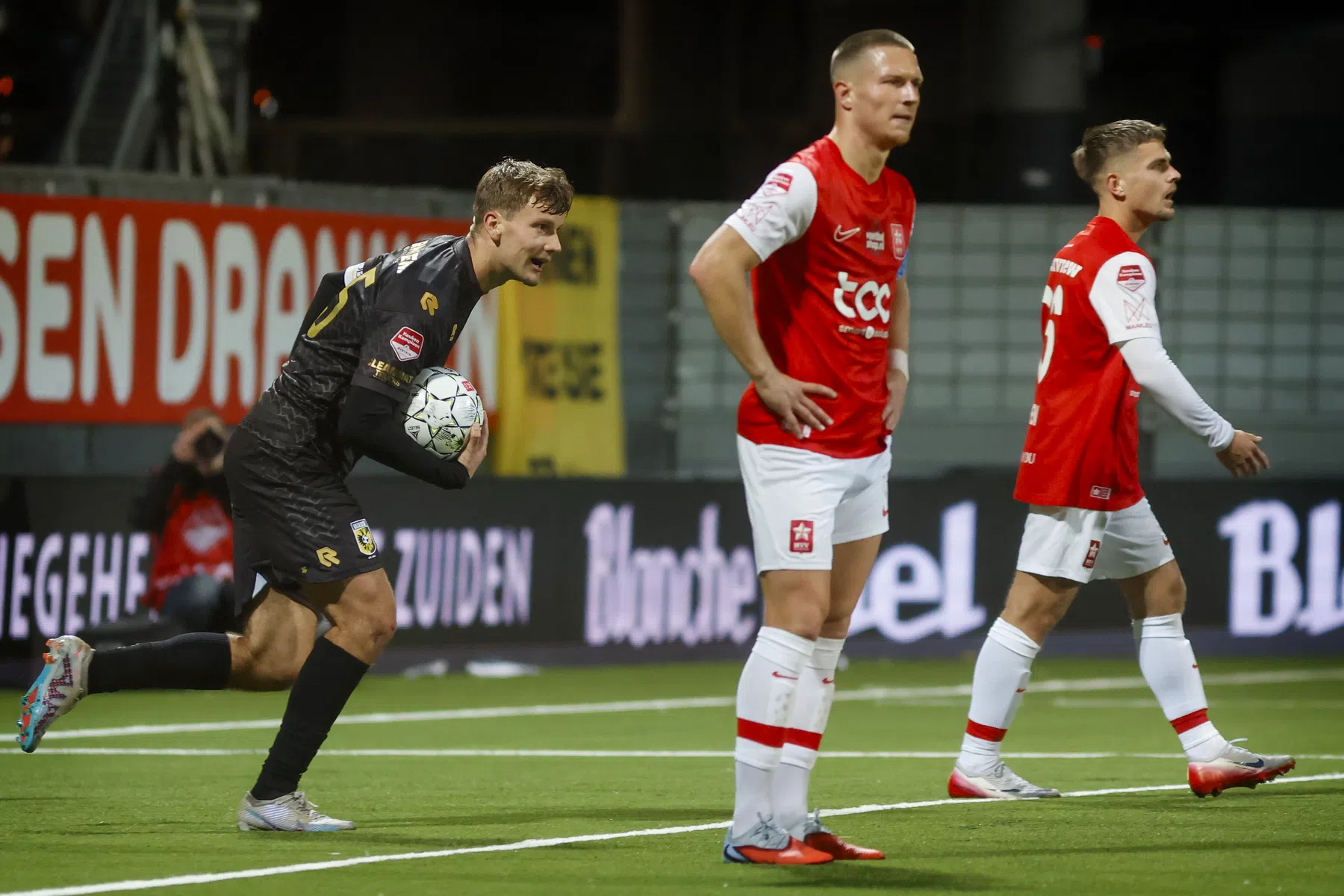 Vitesse wordt te laat wakker in Maastricht, FC Den Bosch passeert Willem II