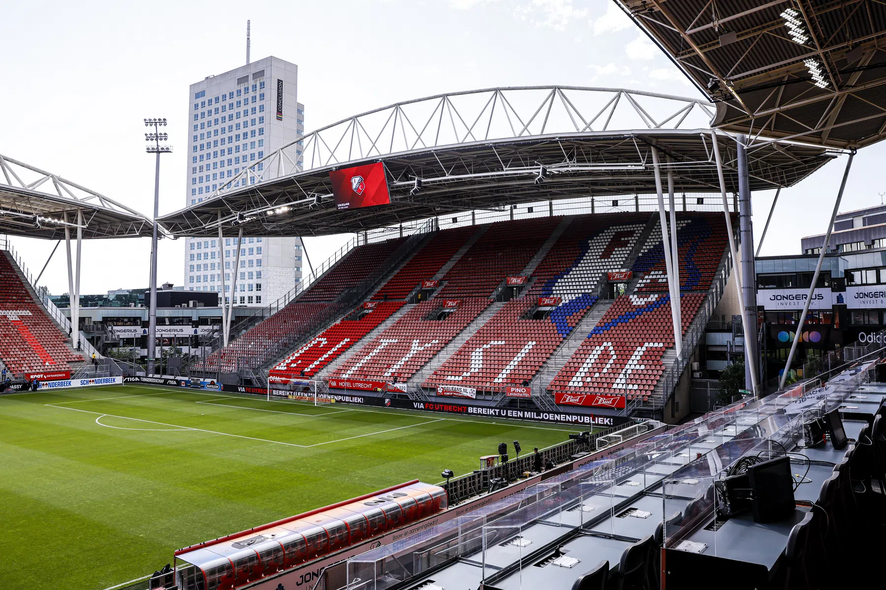 FC Utrecht dient klacht in bij UEFA vanwege niet speelgerechtigde Lyon-speler