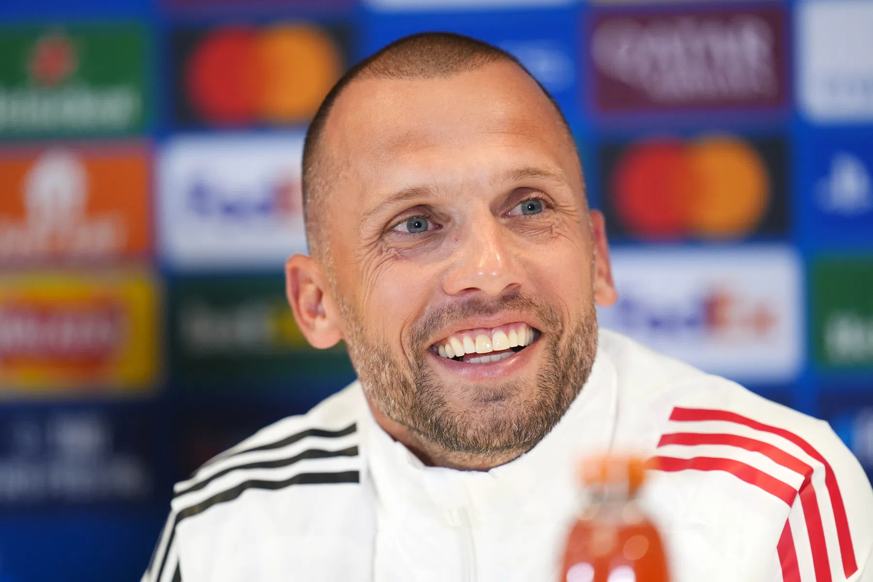 Heitinga kiest nog niet definitief voor Pasveer: 'In voetballerij niets zeker'