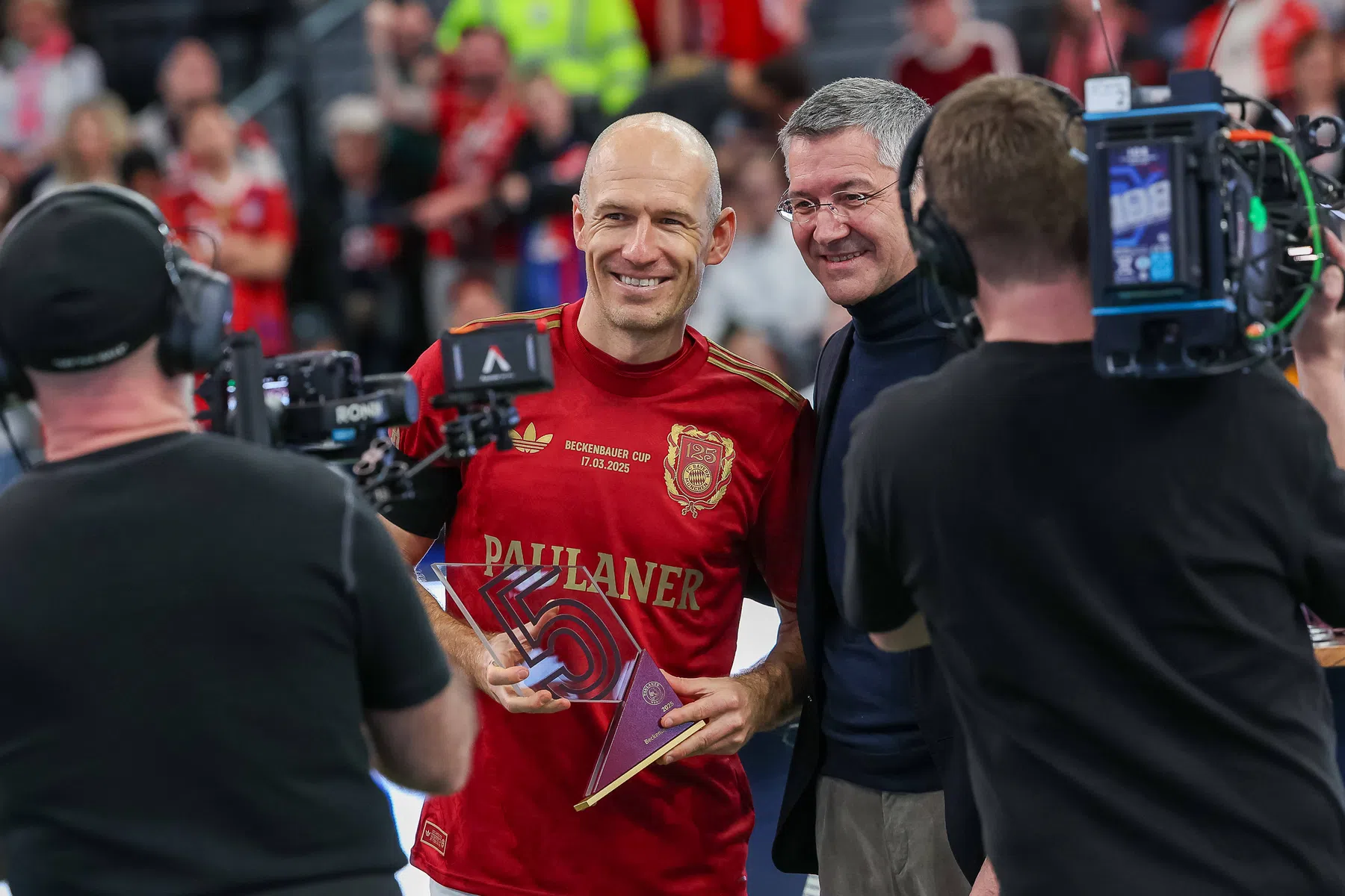 Robben lyrisch over huidig Bayern: 'Bijna onverslaanbaar'
