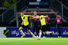Thumbnail for article: Van Hooijdonk: 'Foppe zei dat hij me altijd op de bank zou zetten'