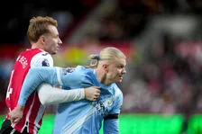 Thumbnail for article: Van den Berg blikt terug op 'donkere dagen' bij Liverpool