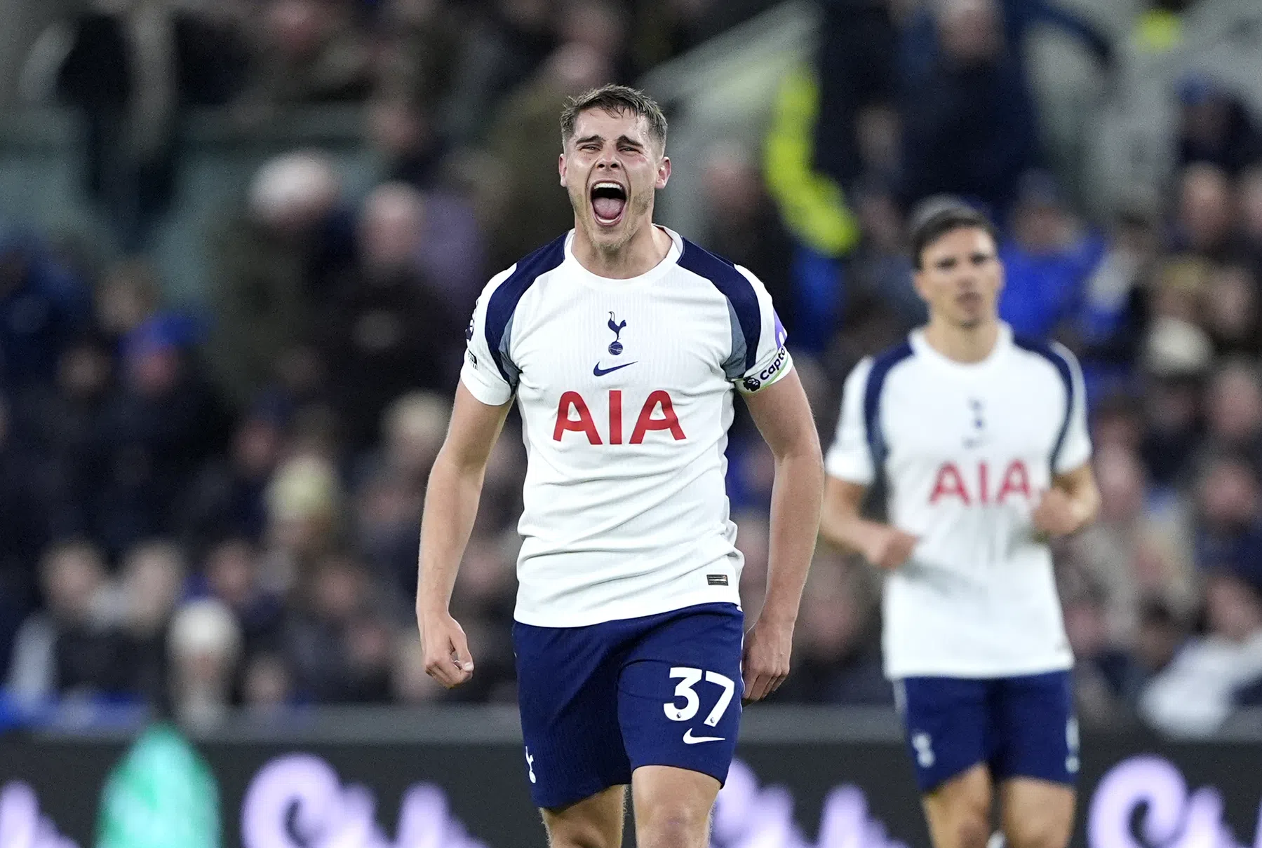 Micky van de Ven was zondag de grote uitblinker bij Tottenham Hotspur