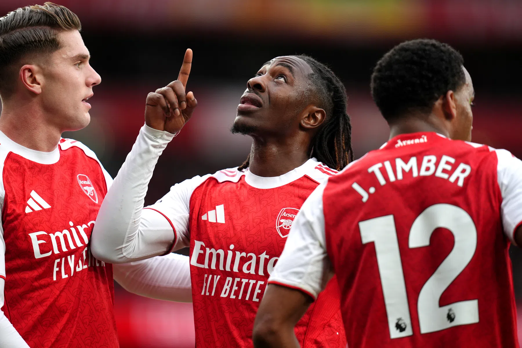 Arsenal profiteert optimaal van puntenverlies Liverpool en Man City