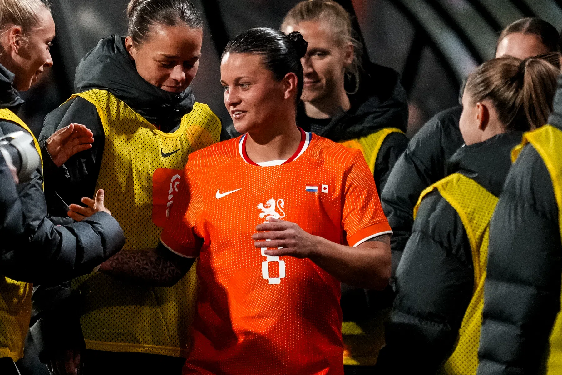 Oranje Leeuwinnen nemen met zege op Canada afscheid van Spitse