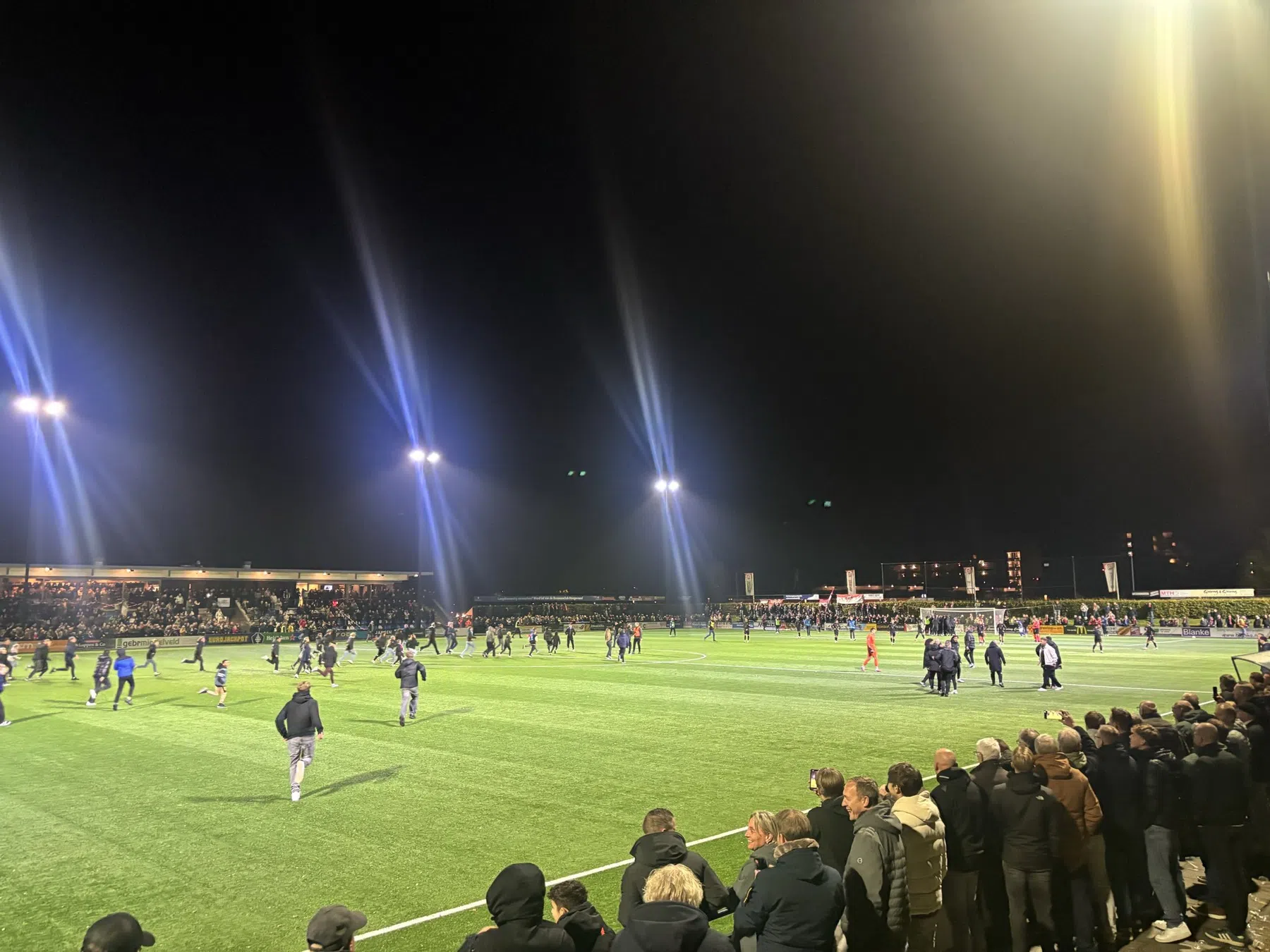 Emmen blameert zich in derby van Drenthe bij derdedivisionist Hoogeveen